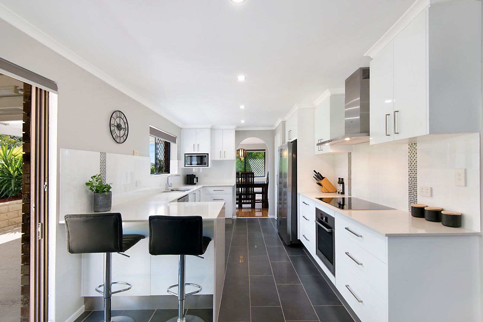 6 Brownleaf Street, Mansfield, QLD 4122