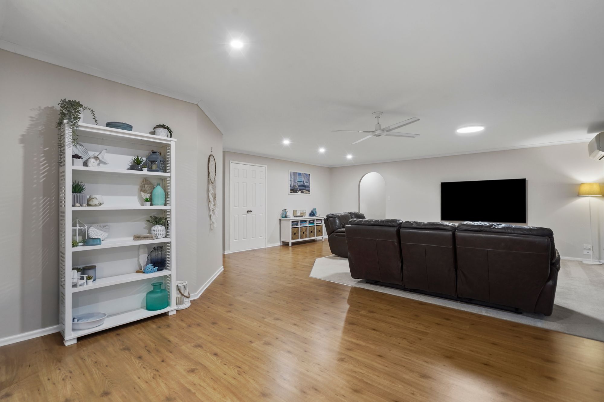 7 Regal Court — photo 7 of 30