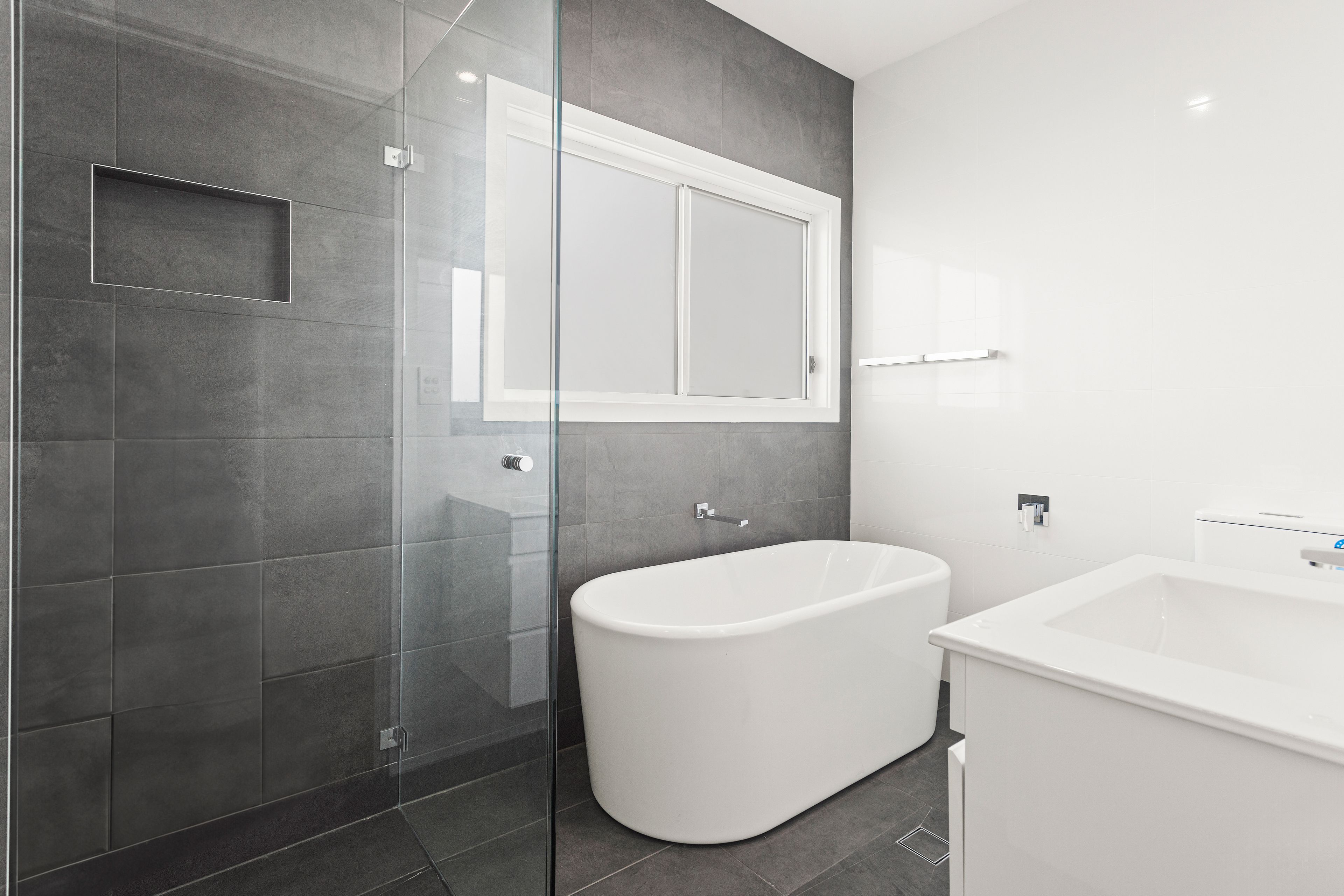 63 Dunmore Road — photo 4 of 5
