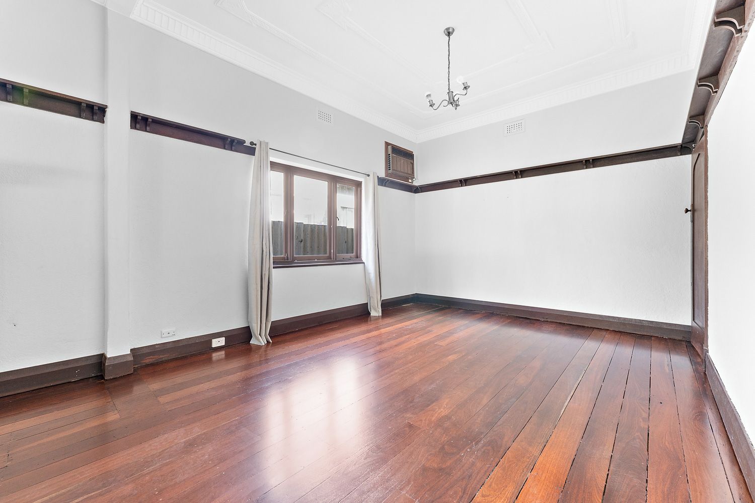 49 Vincent Street — photo 4 of 16