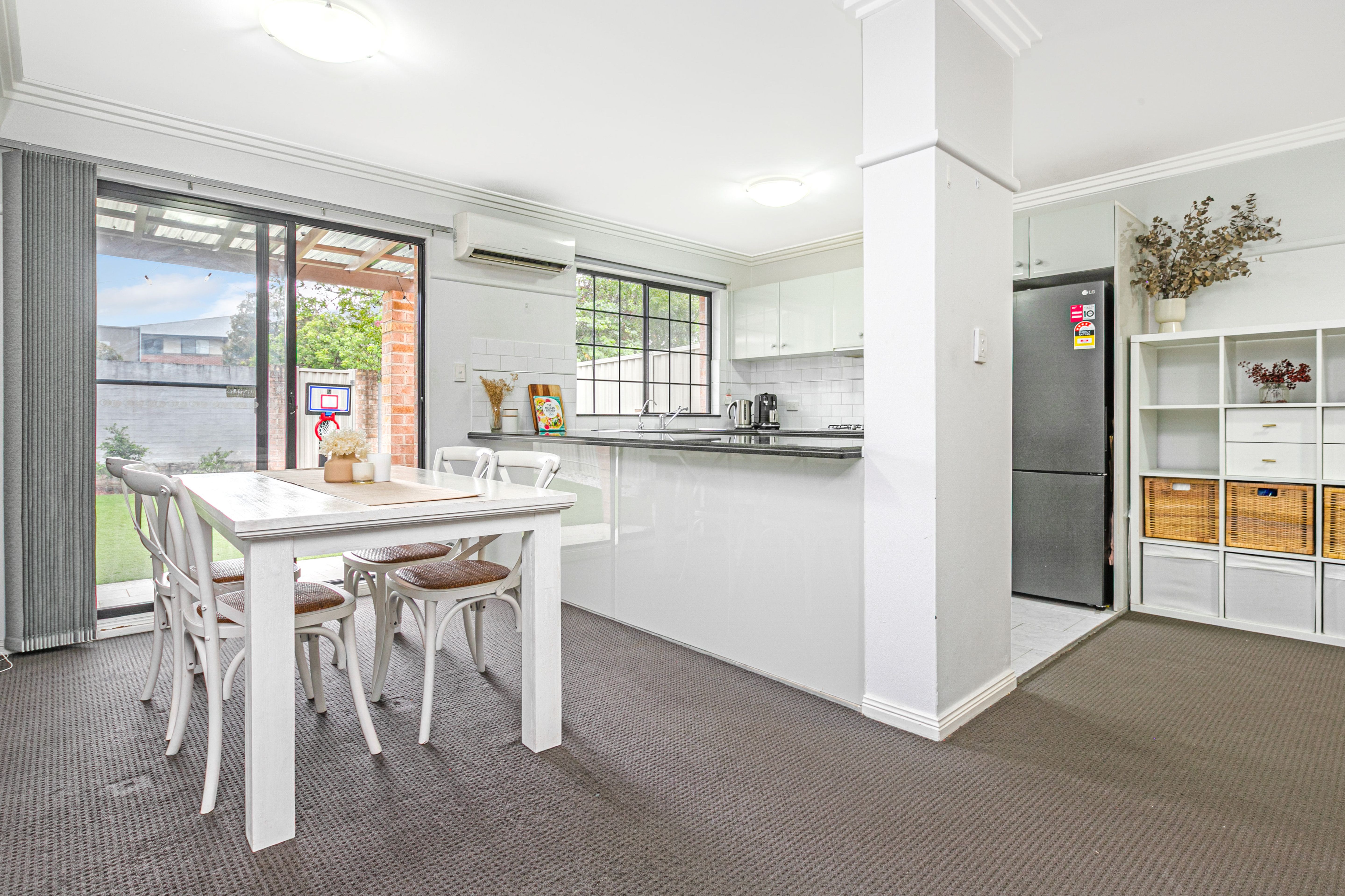 3/4-8 Russell Street — photo 4 of 10