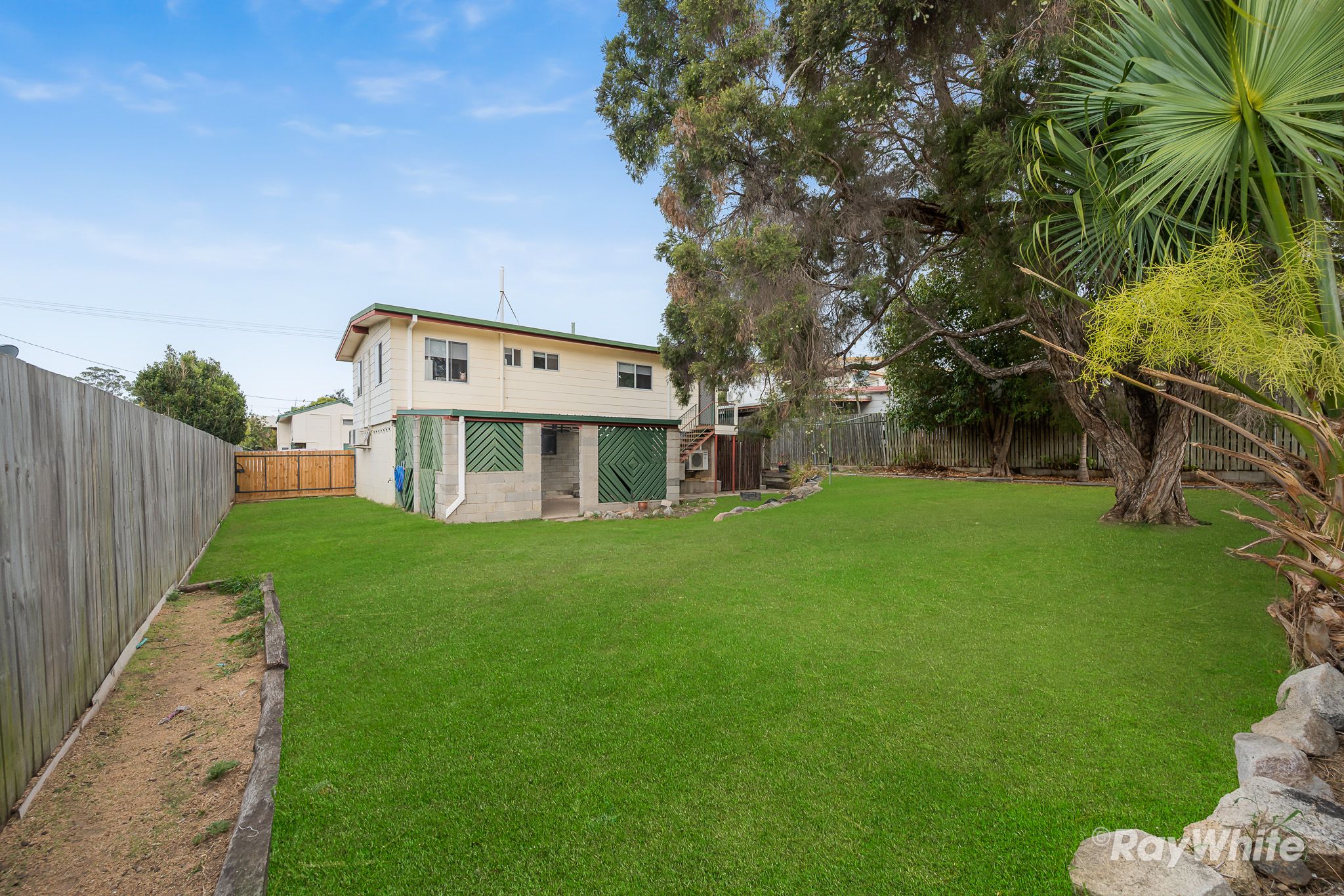 42 Beak Street, New Auckland, QLD 4680