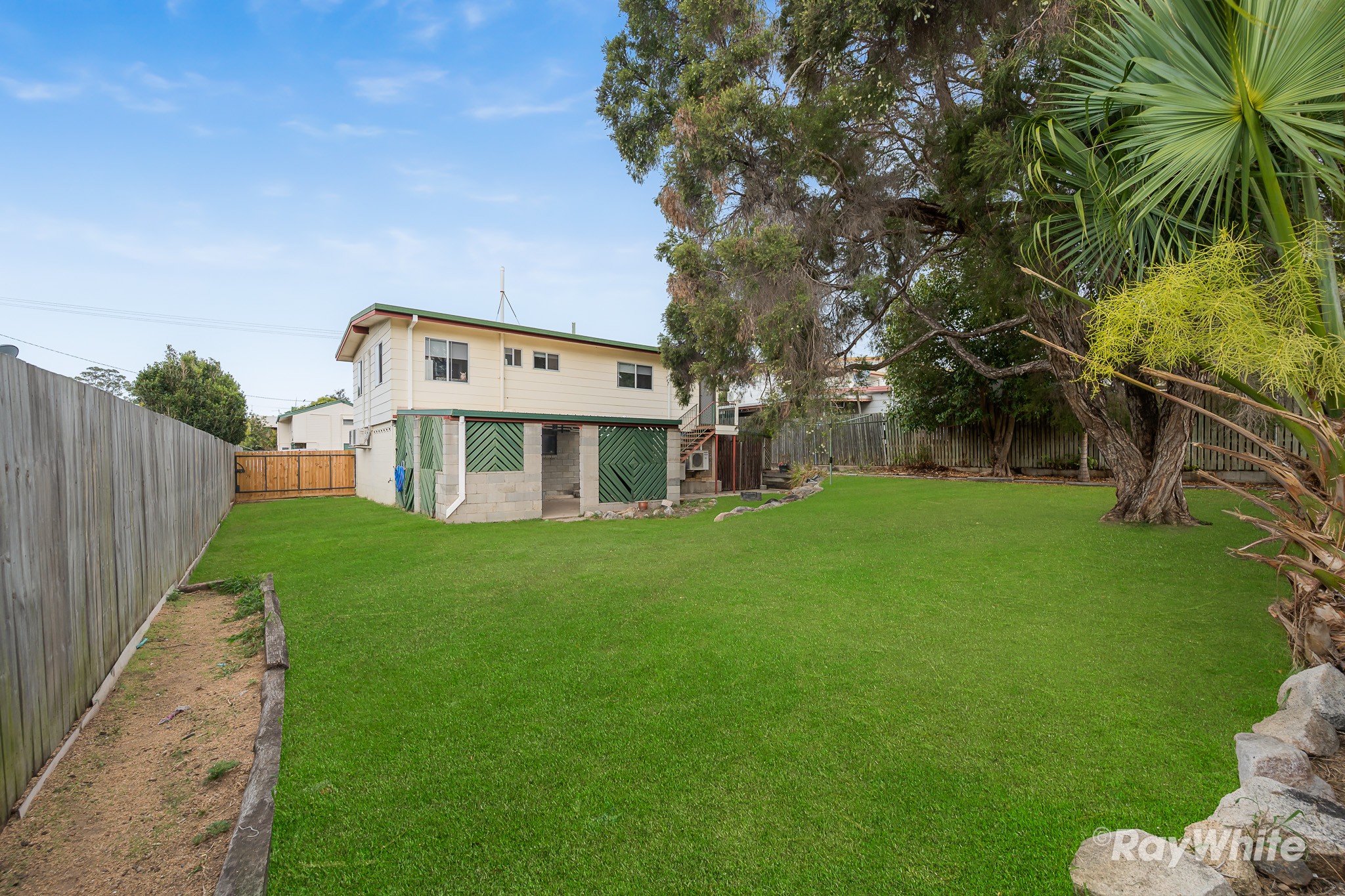42 Beak Street, New Auckland, QLD 4680