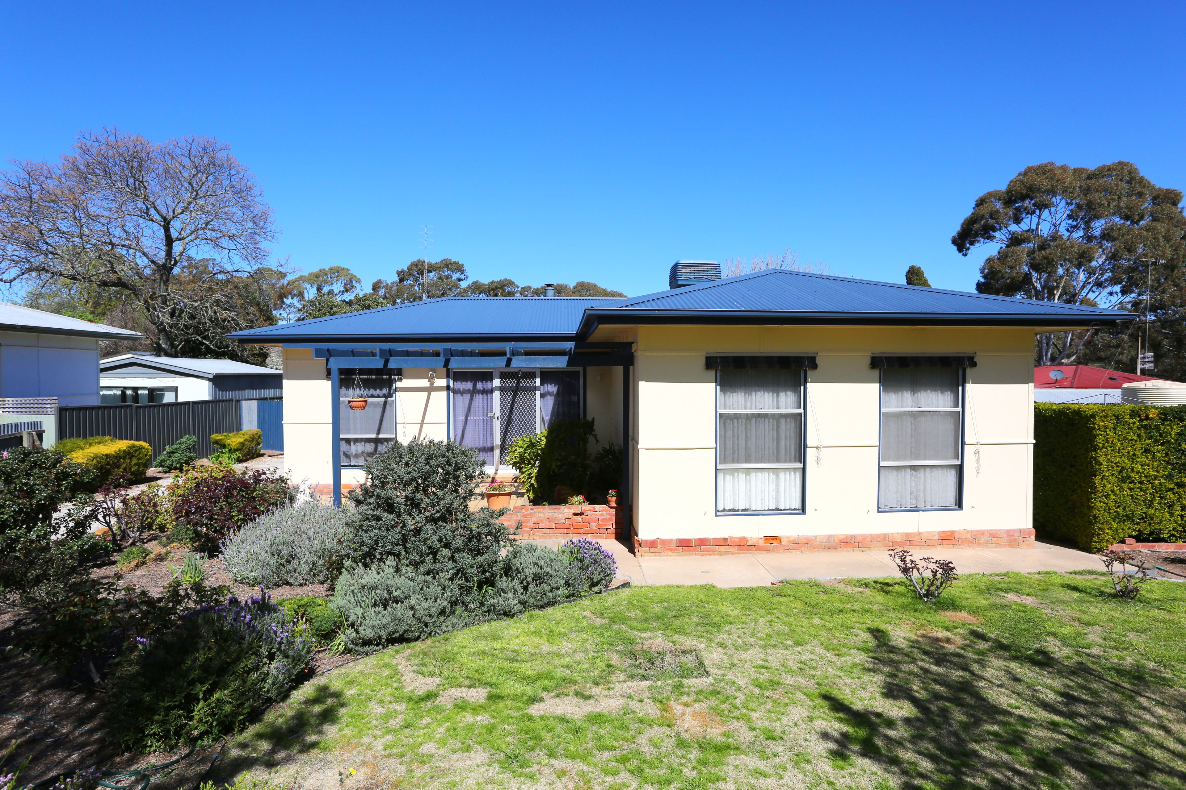 3 Melrose Avenue, Clare SA 5453