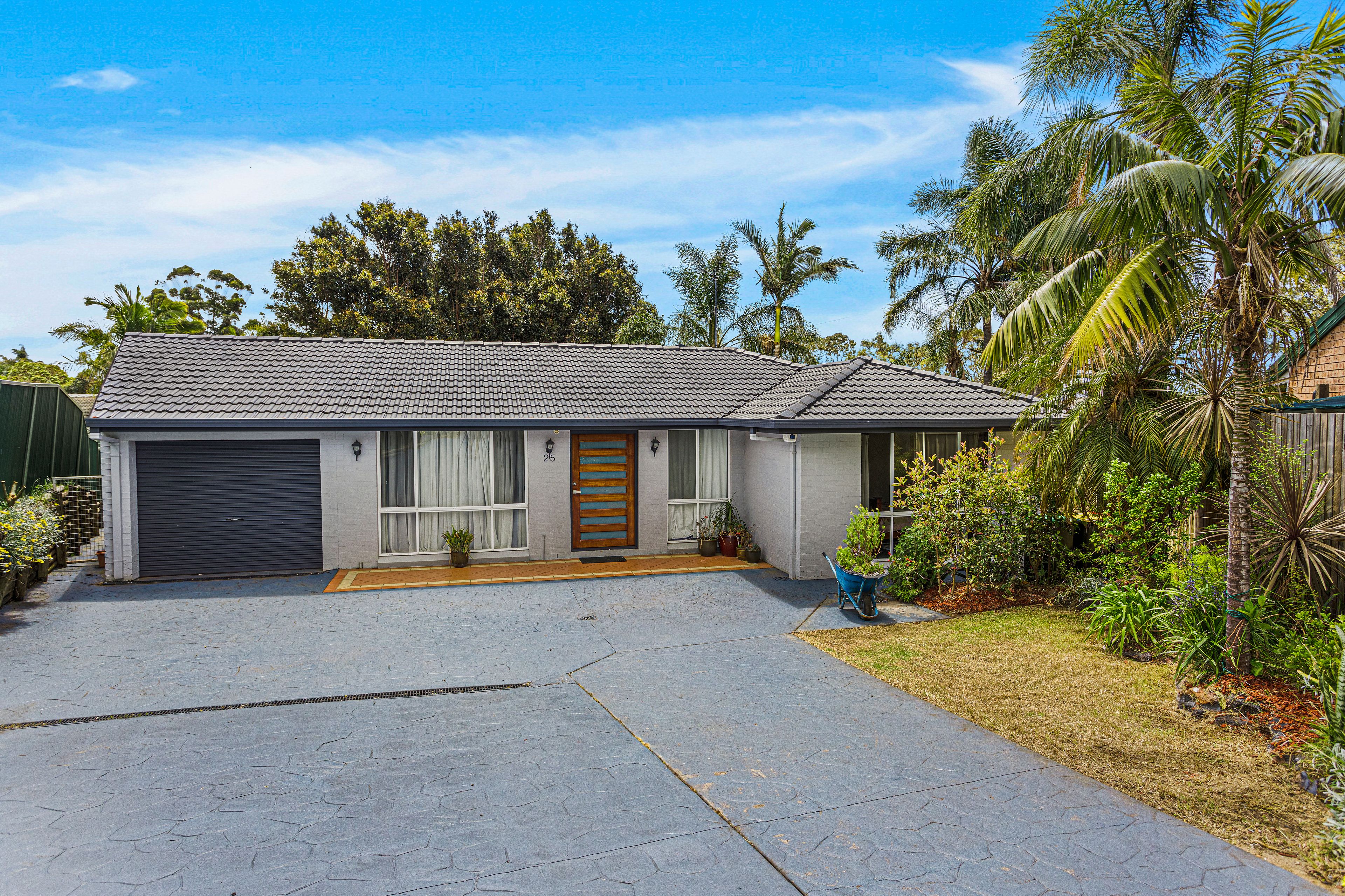 25 Macleay Place, Albion Park NSW 2527