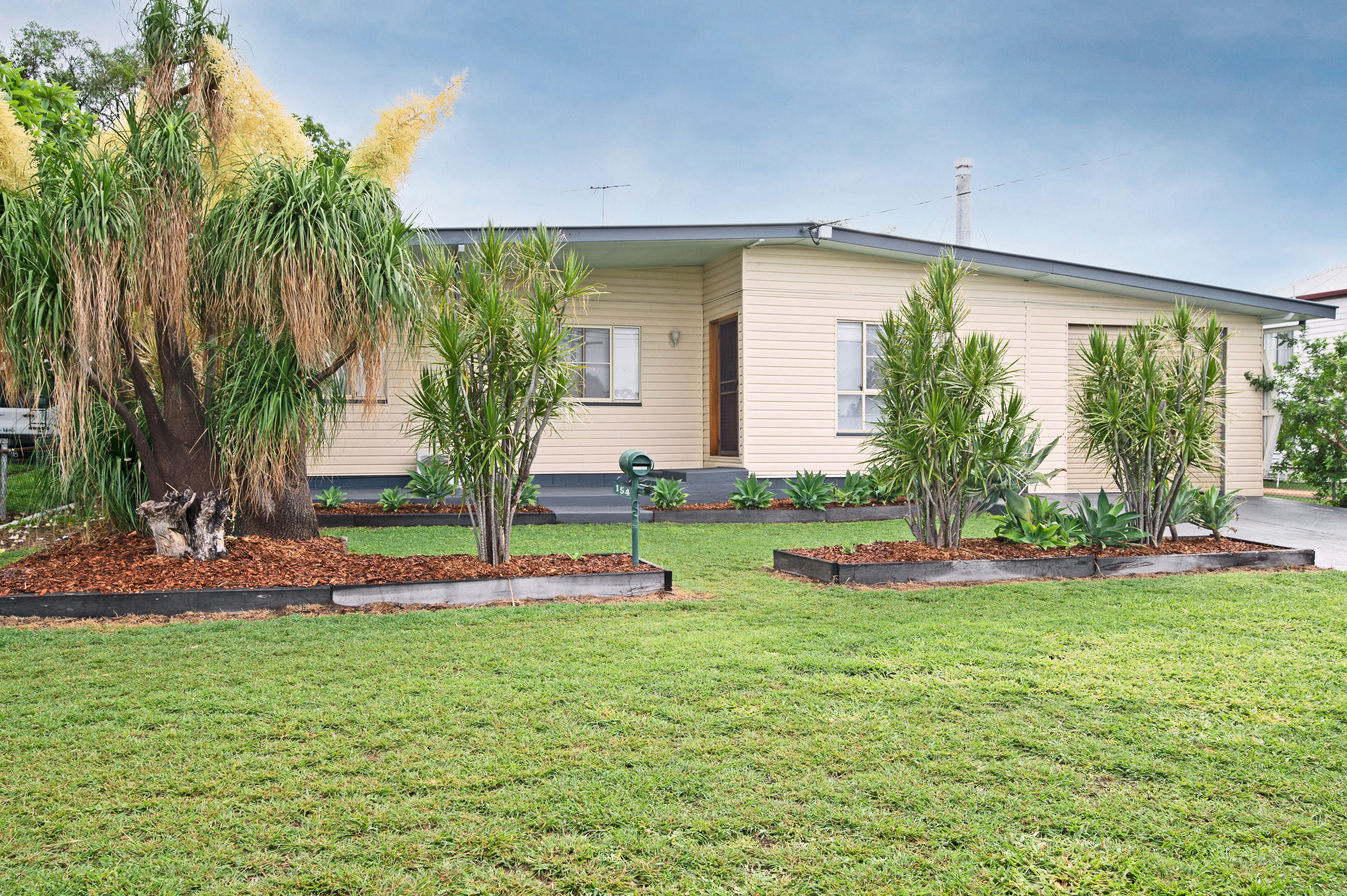 154 Kroombit Street, Biloela QLD 4715