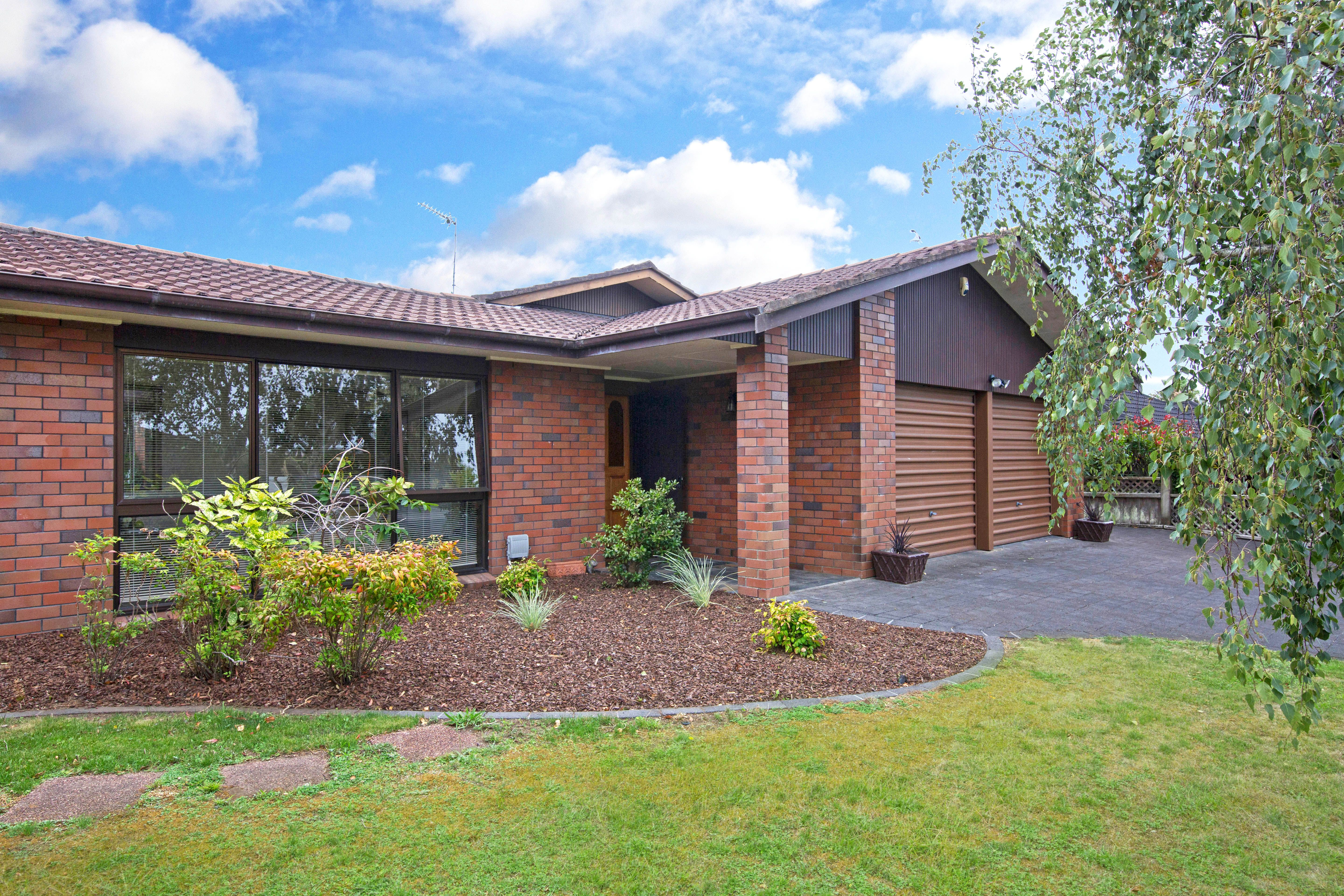 35 Cornelian Crescent, Half Moon Bay, Manukau City