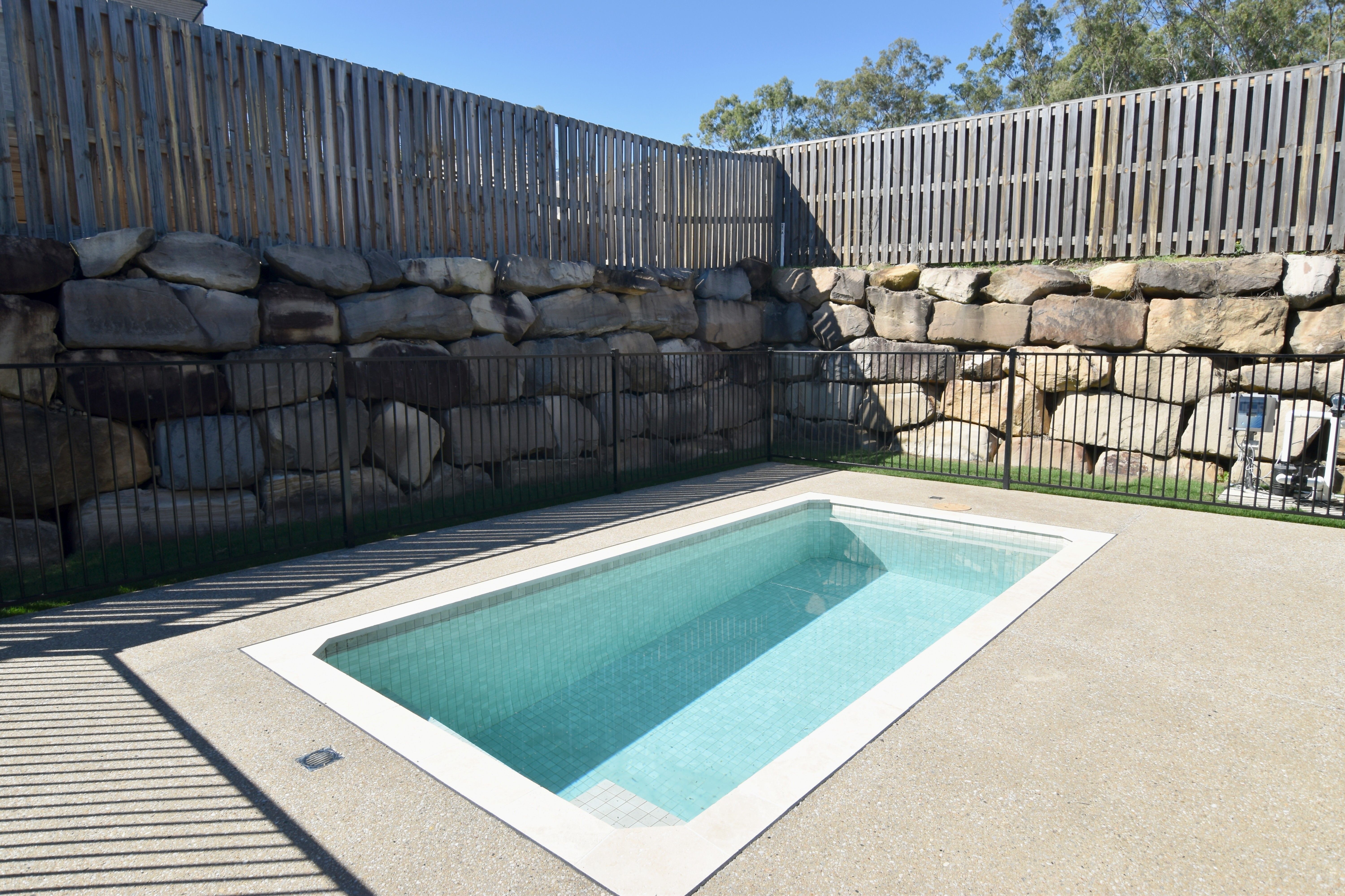 24 Caulder Esplanade, Boyne Island, QLD 4680