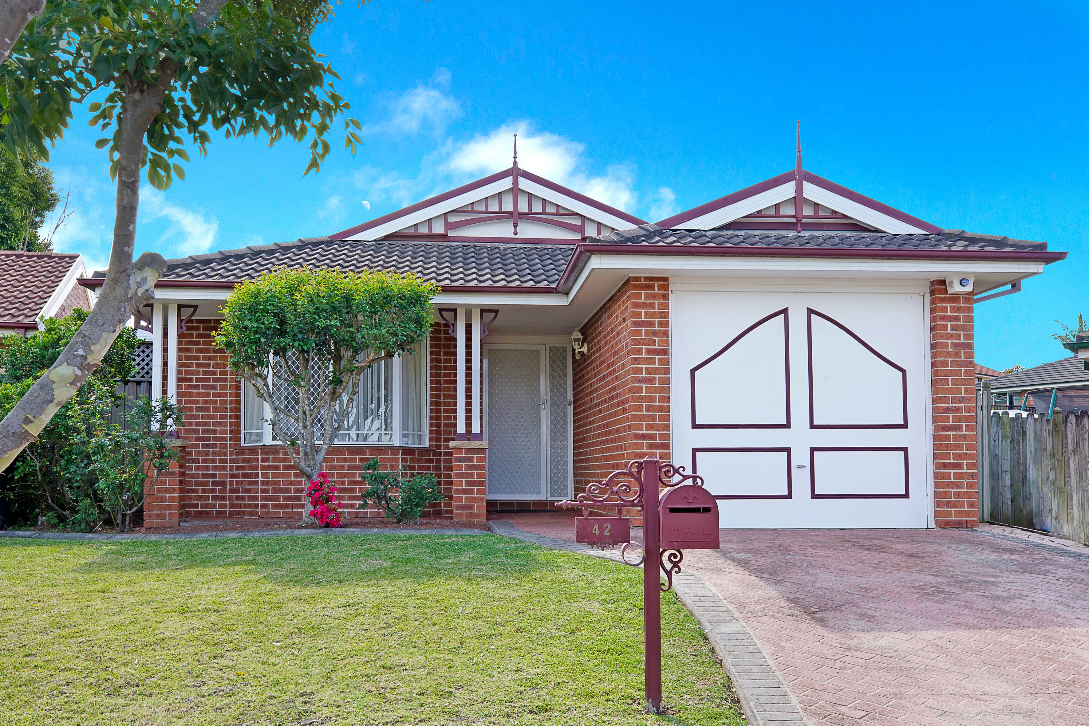 42 Midin Close