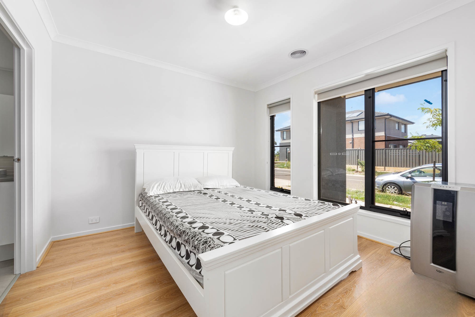 27 Knebworth Drive, Strathtulloh, VIC 3338