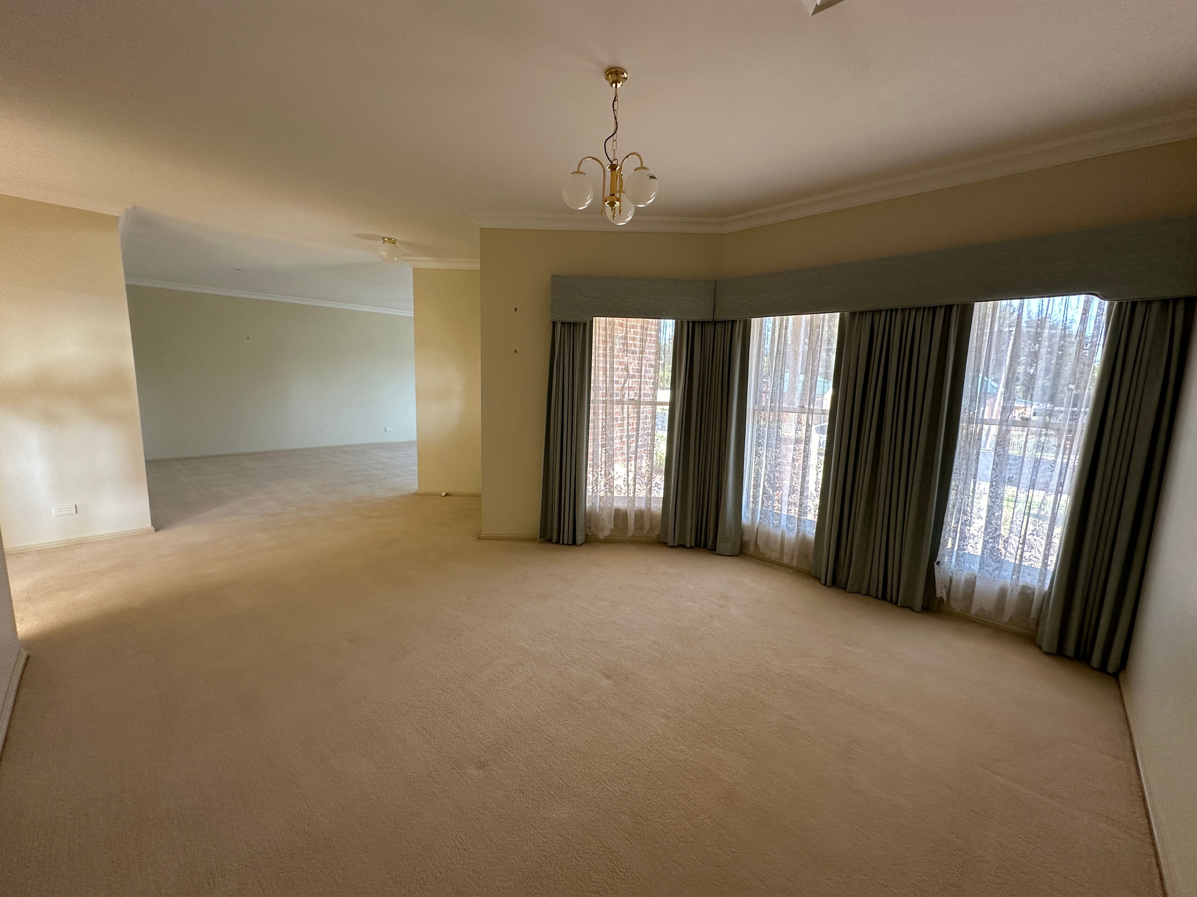 24 Howick Street — photo 3 of 17