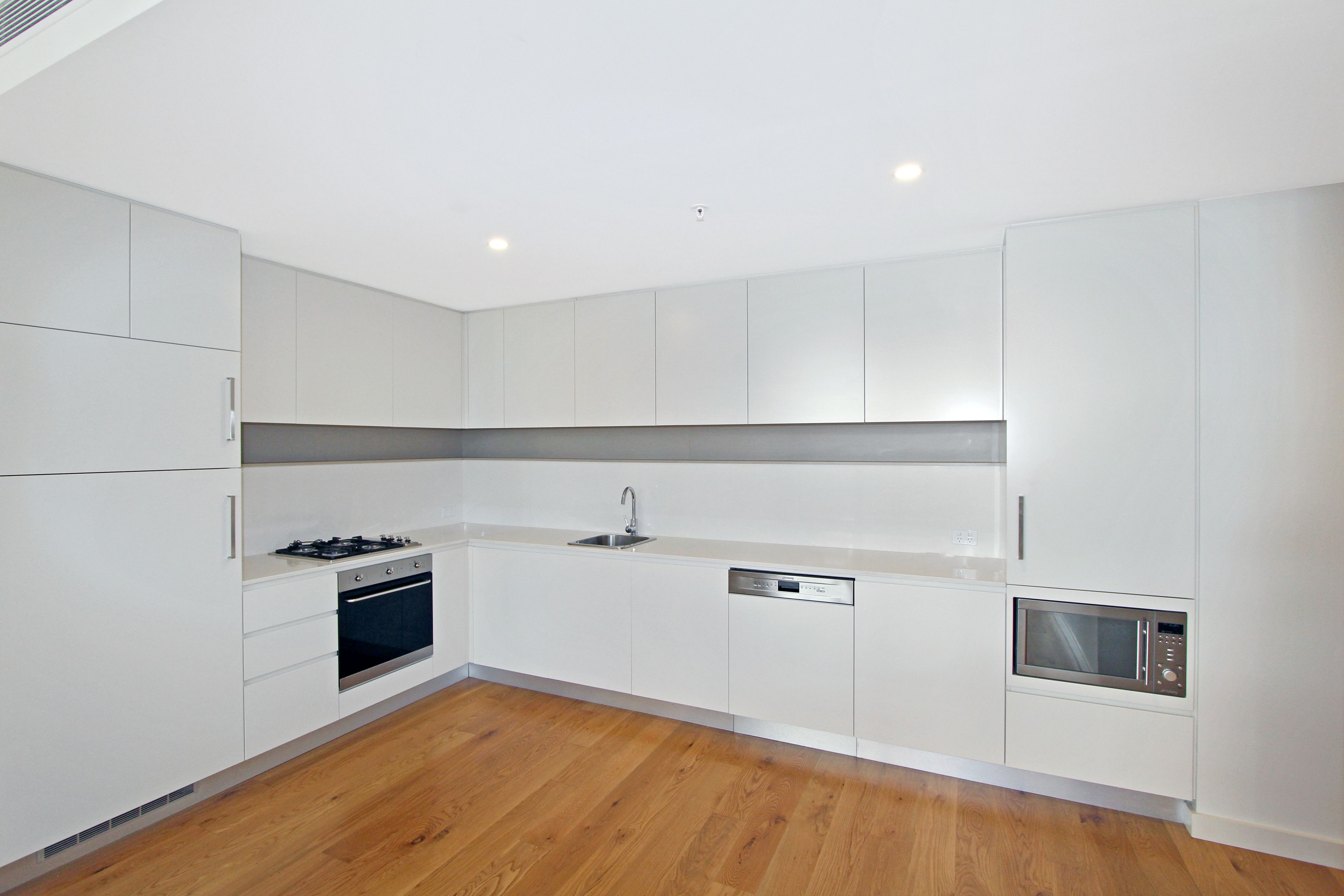 202/1 Mooltan Avenue — photo 6 of 13