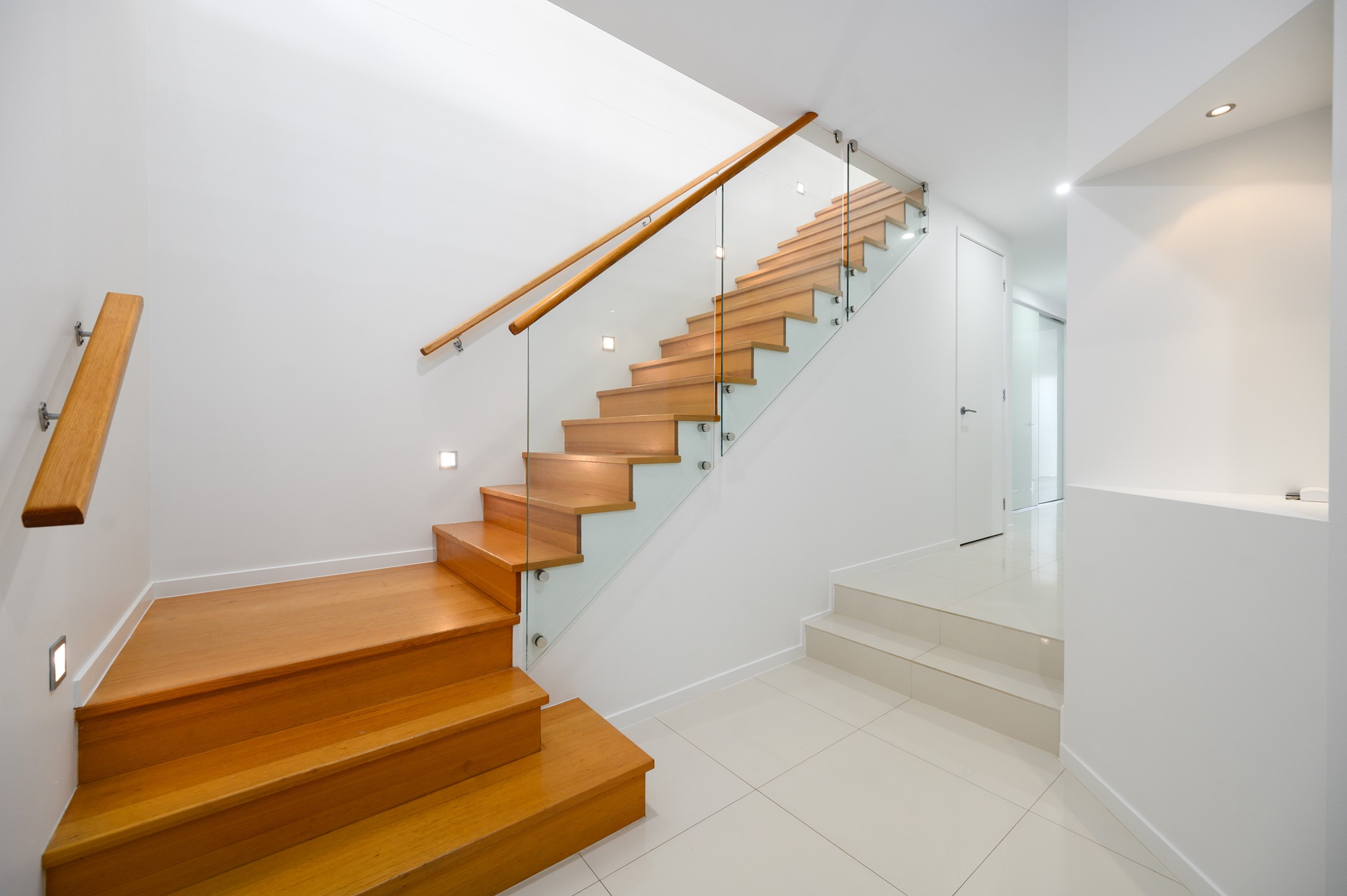 52B Milton Avenue, Paradise Point, QLD 4216