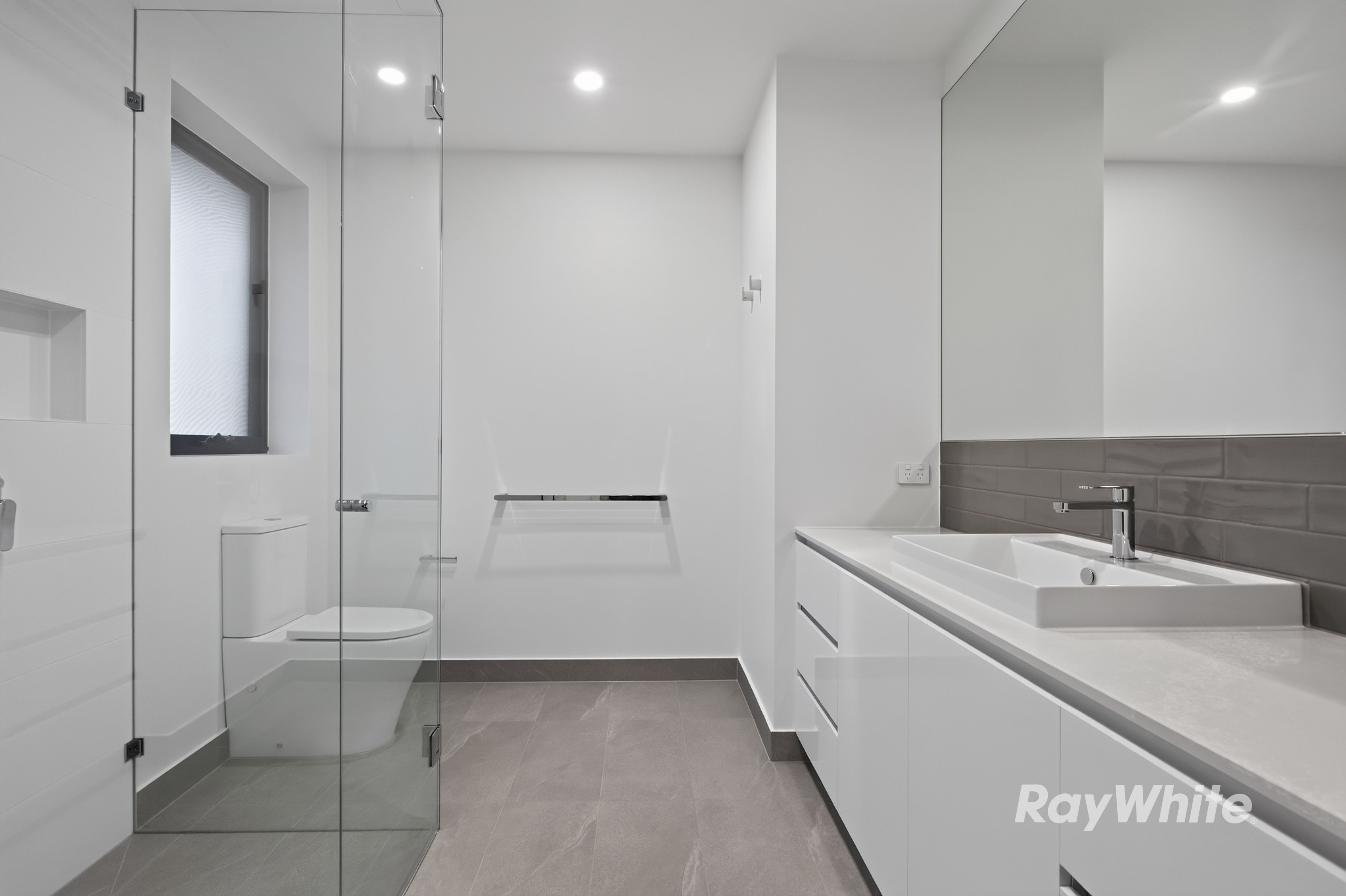 1/18 Maroo Street — photo 5 of 6