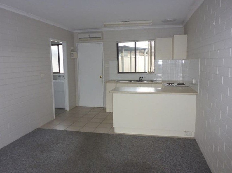 2/382 Kaitlers Road, Lavington, NSW 2641