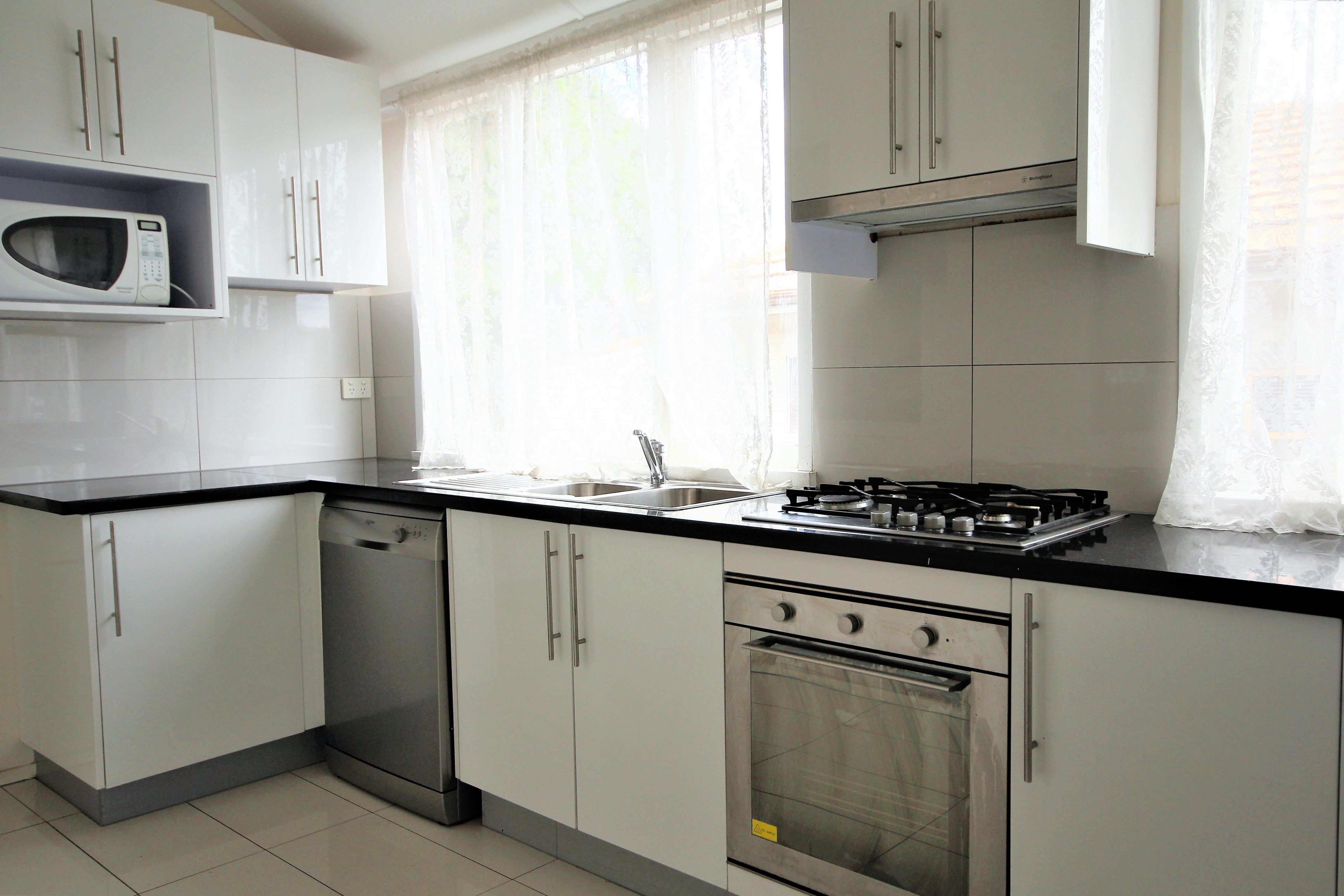 2/1105 Logan Road, Holland Park West, QLD 4121