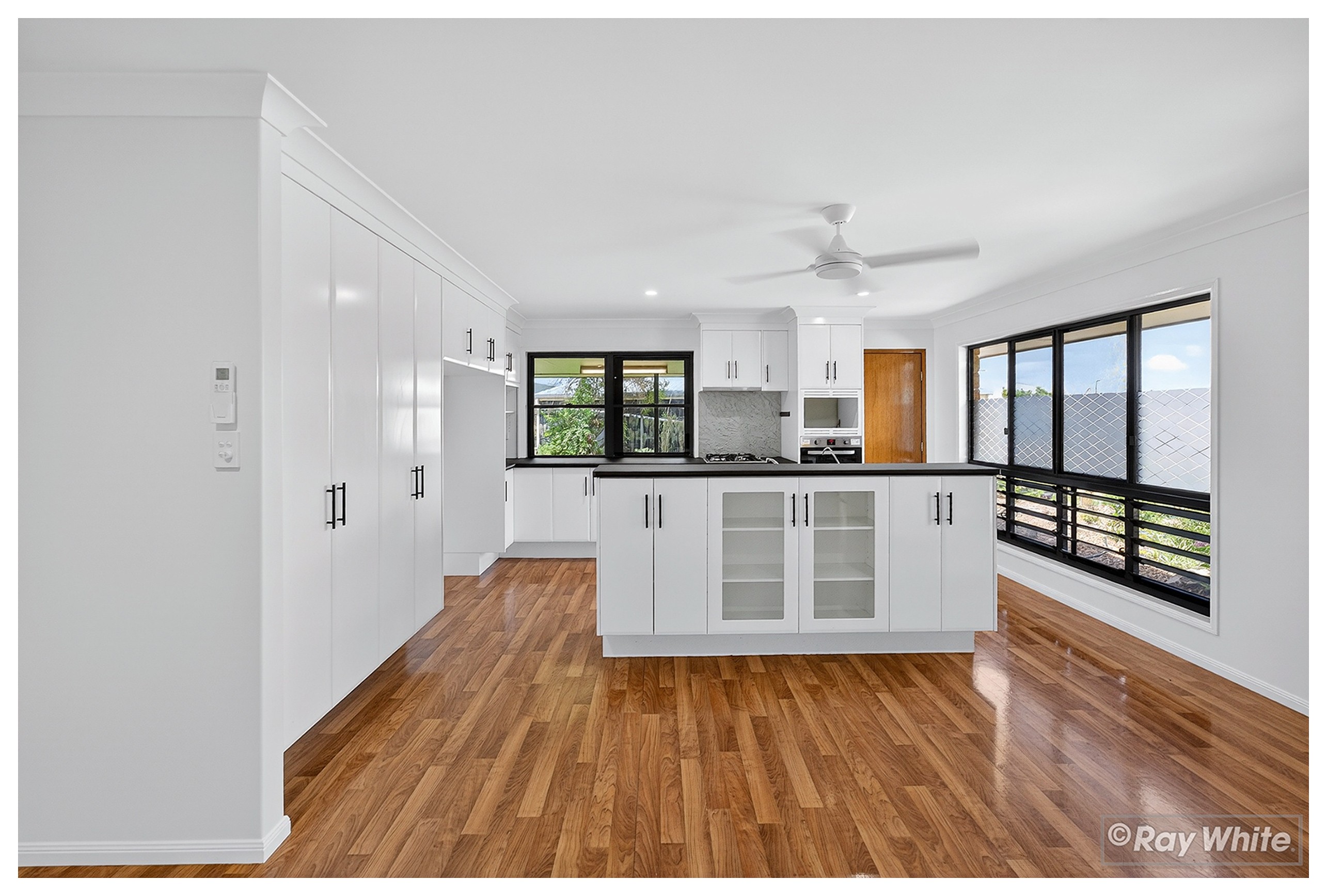 10-12 Goldfinch Drive, Parkhurst, QLD 4702