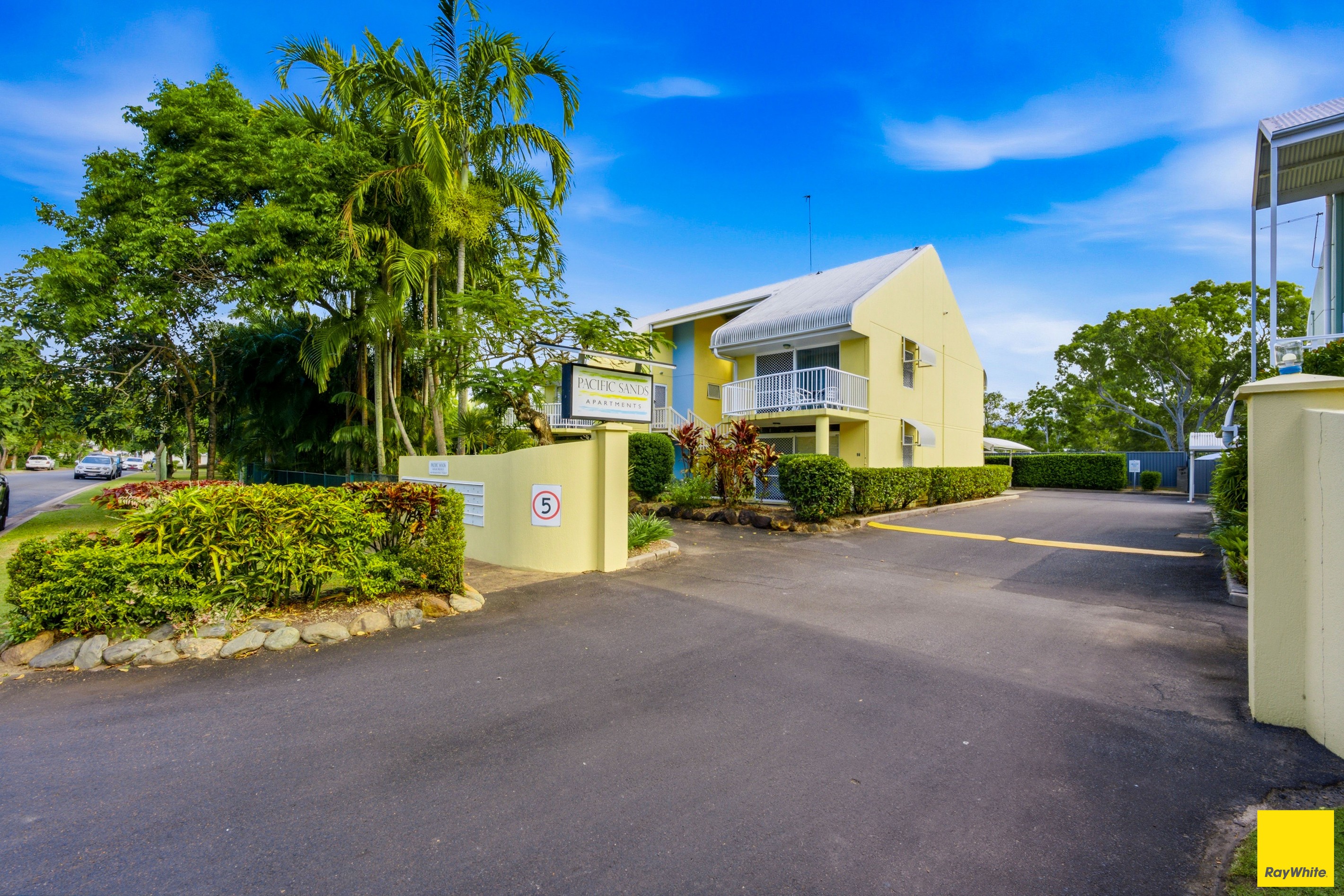 19/1-19 Poinciana Street, Holloways Beach, QLD 4878