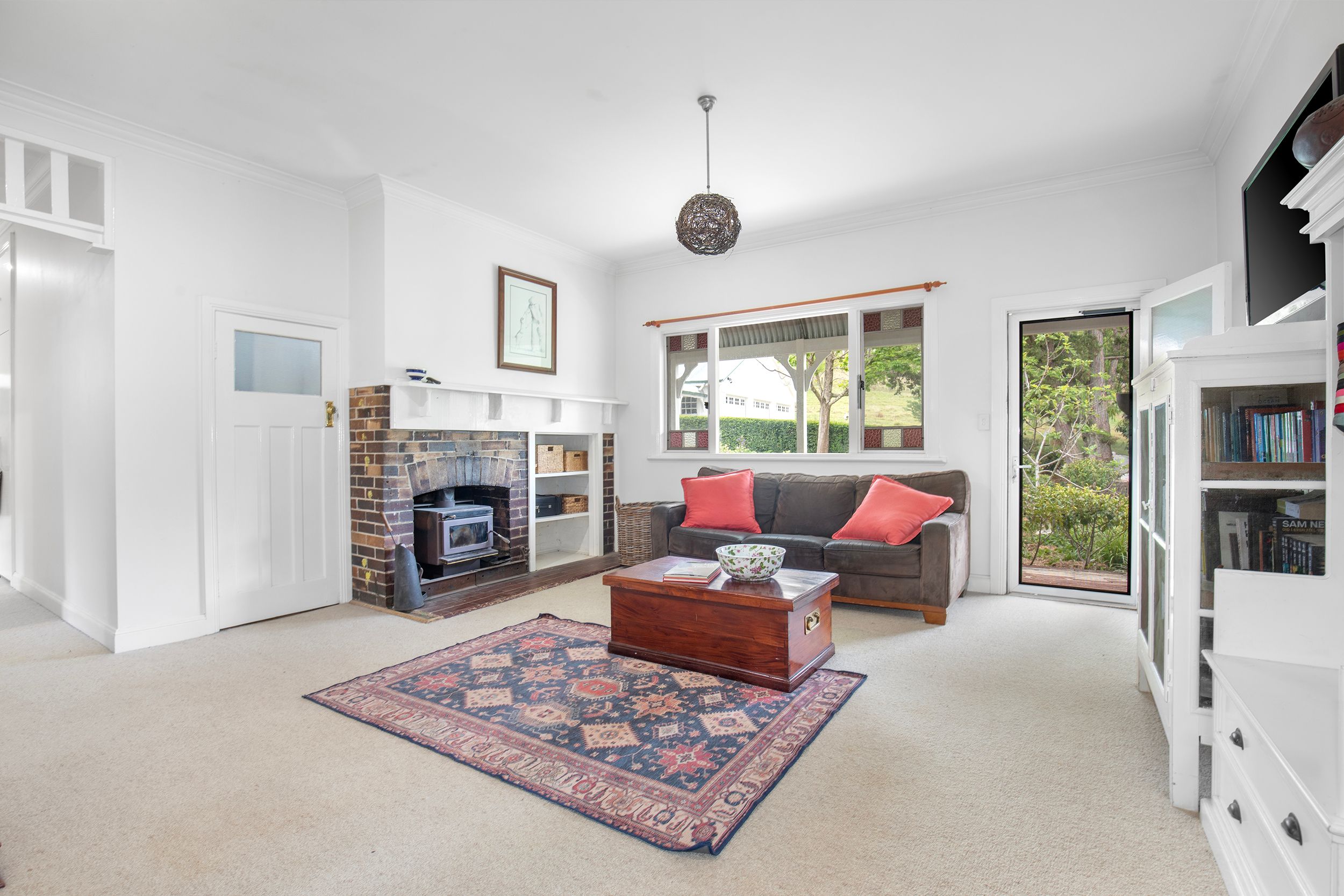 "Araluen" 11623 New England Highway — photo 13 of 30