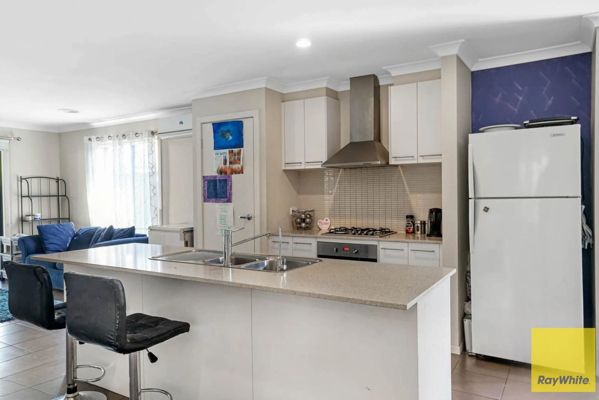 100 Kinglake Drive, MANOR LAKES, VIC 3024