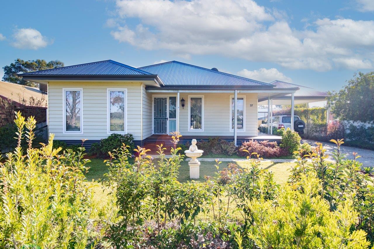 37 North Street, Kerang, VIC 3579