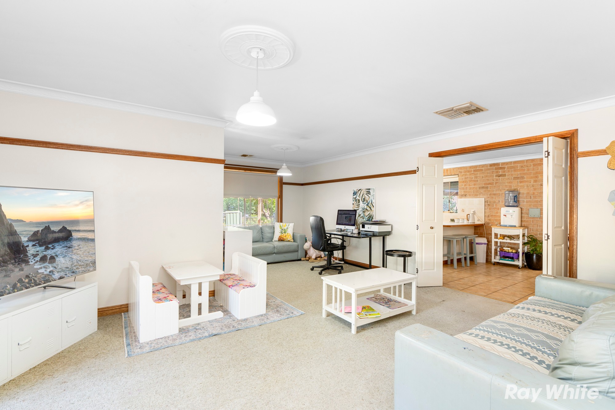 9 Honeysuckle Place, Lake Albert, NSW 2650