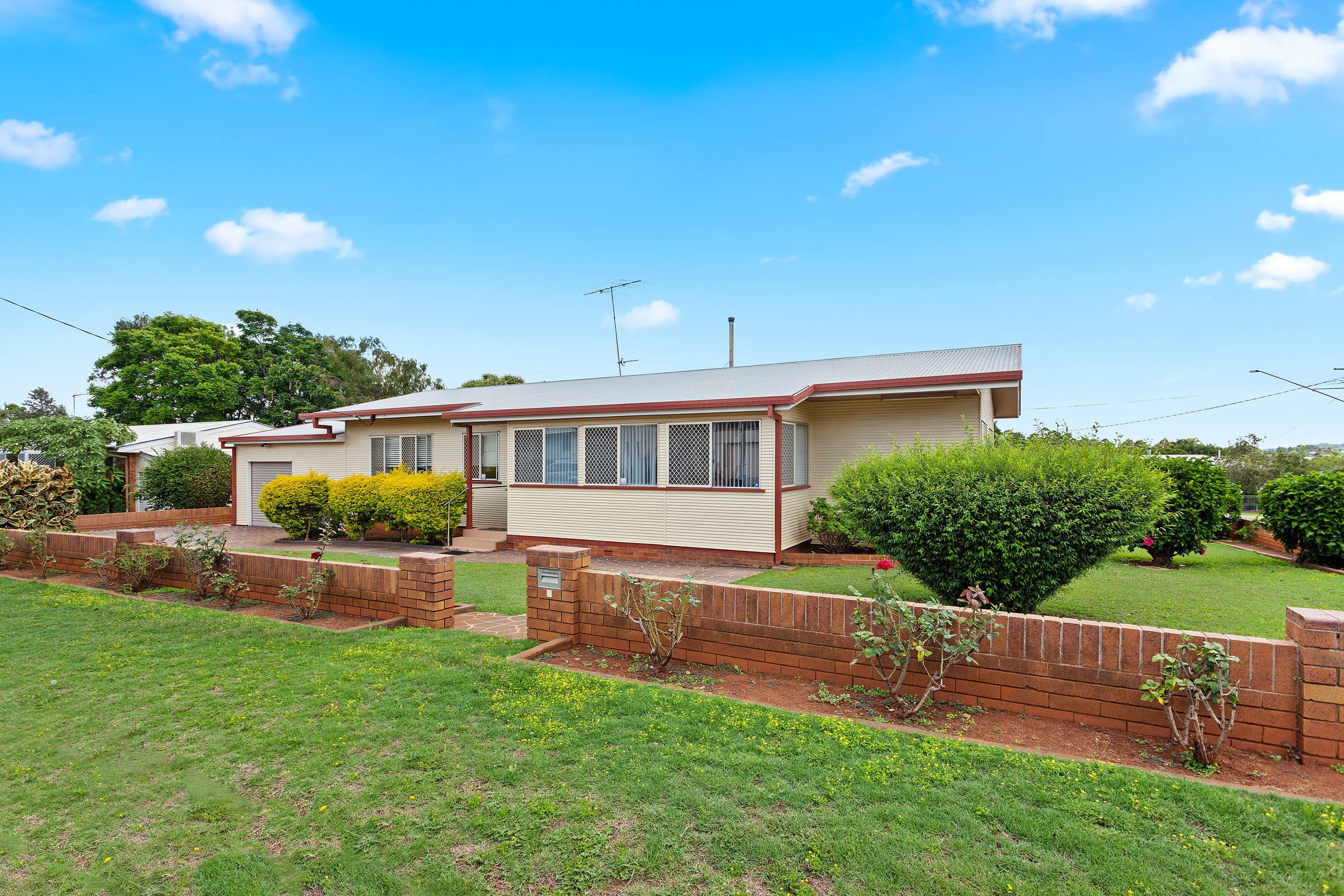 1 Hanlon Street, Newtown, QLD 4350