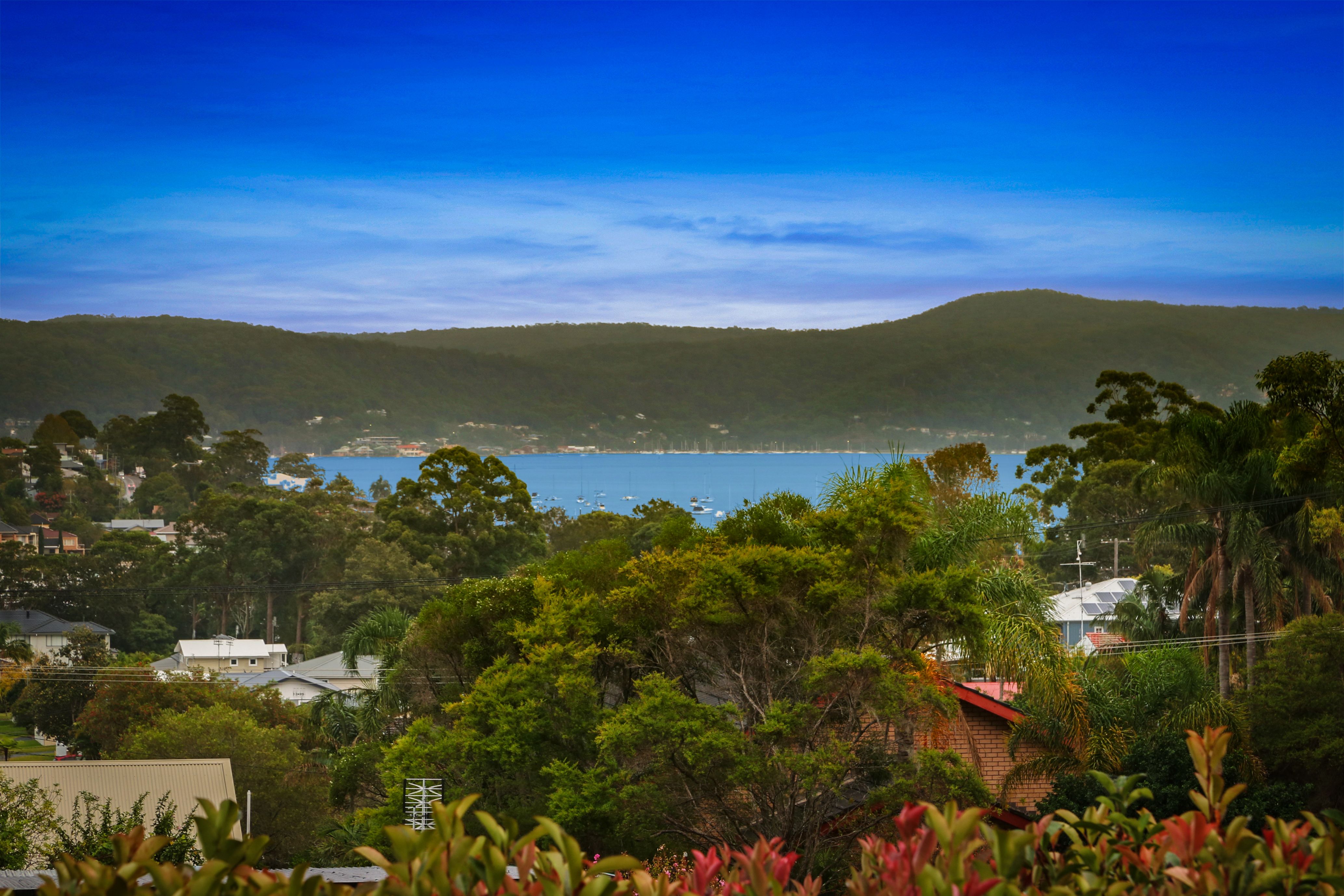 13 Broadwater Drive, Saratoga, NSW 2251