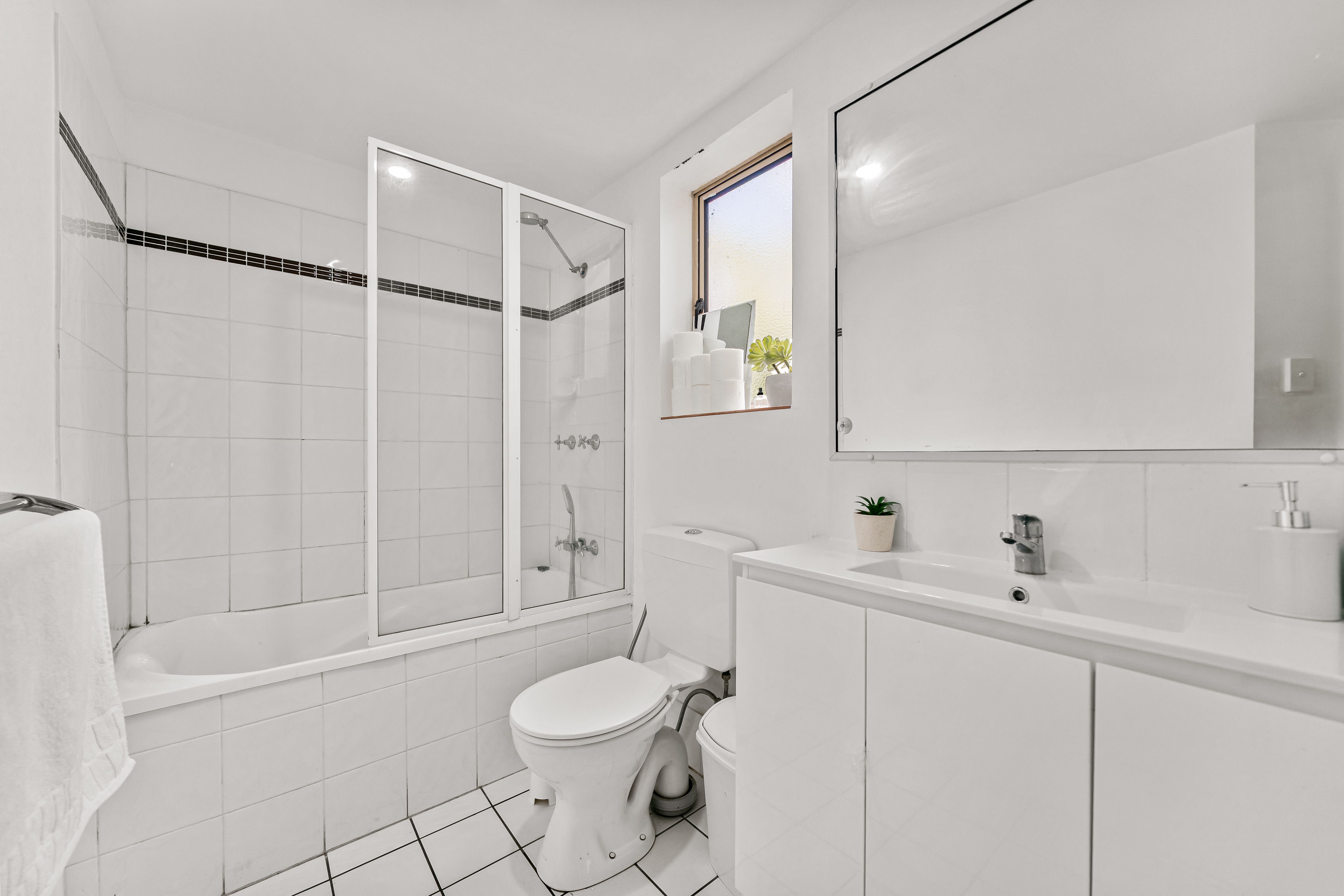 4/18 Mascar Street — photo 9 of 19