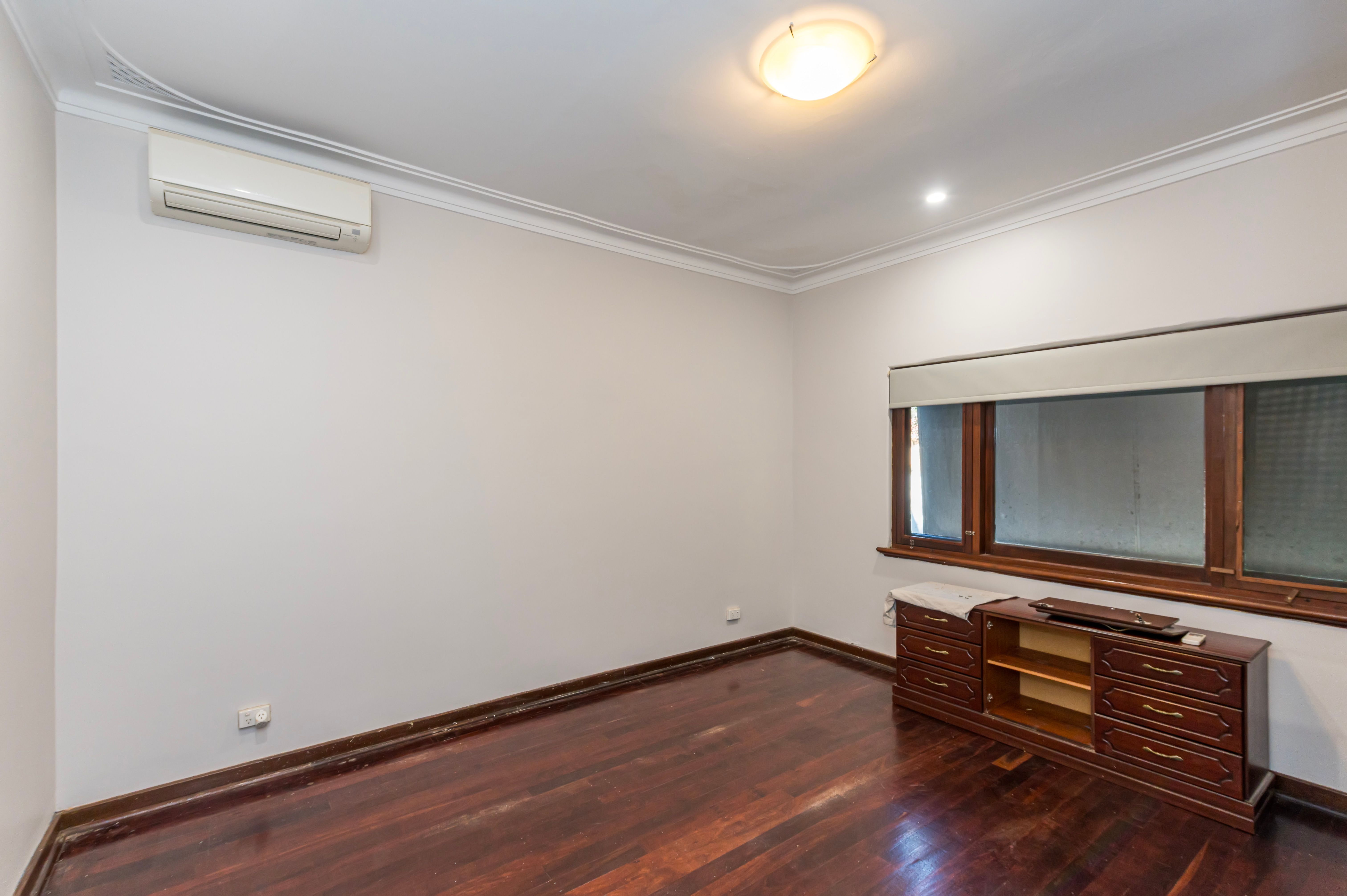 82 Banksia Street — photo 10 of 25