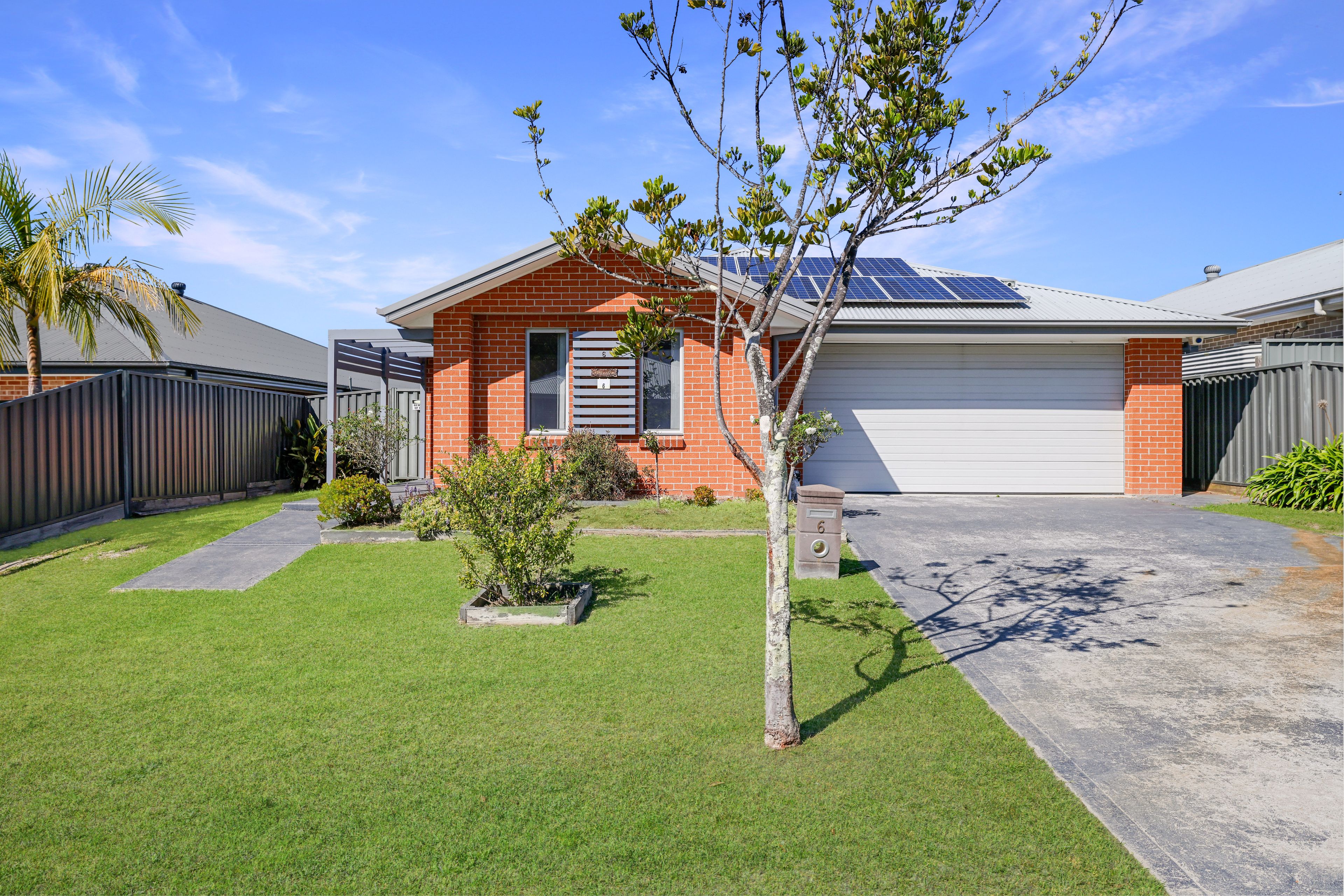 6 Peacehaven Way — photo 5 of 15