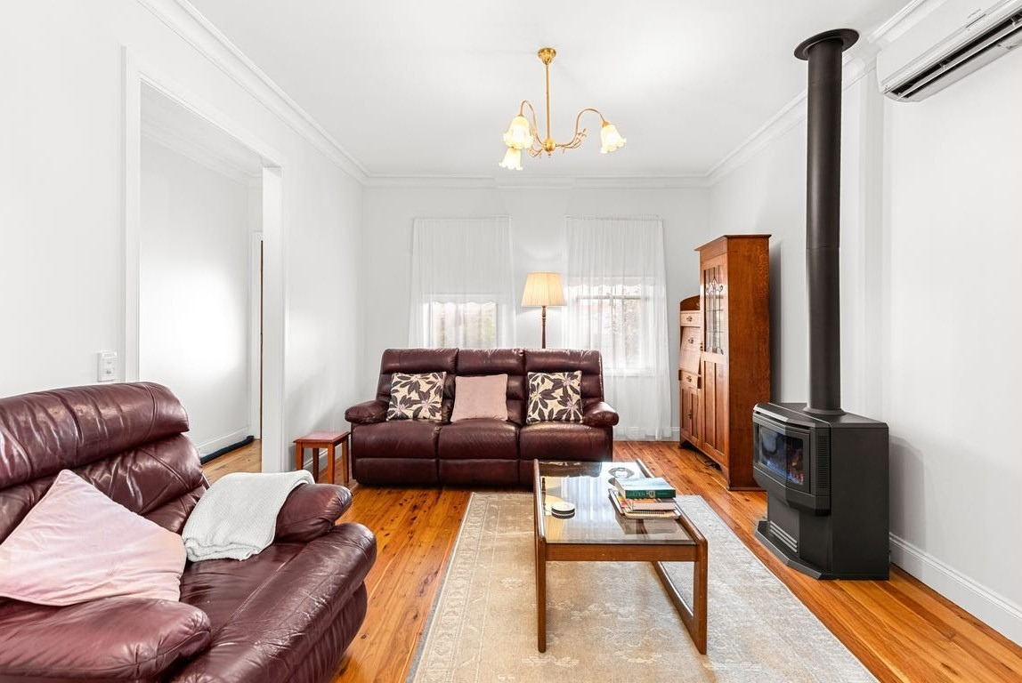1 Robinia Grove — photo 4 of 23