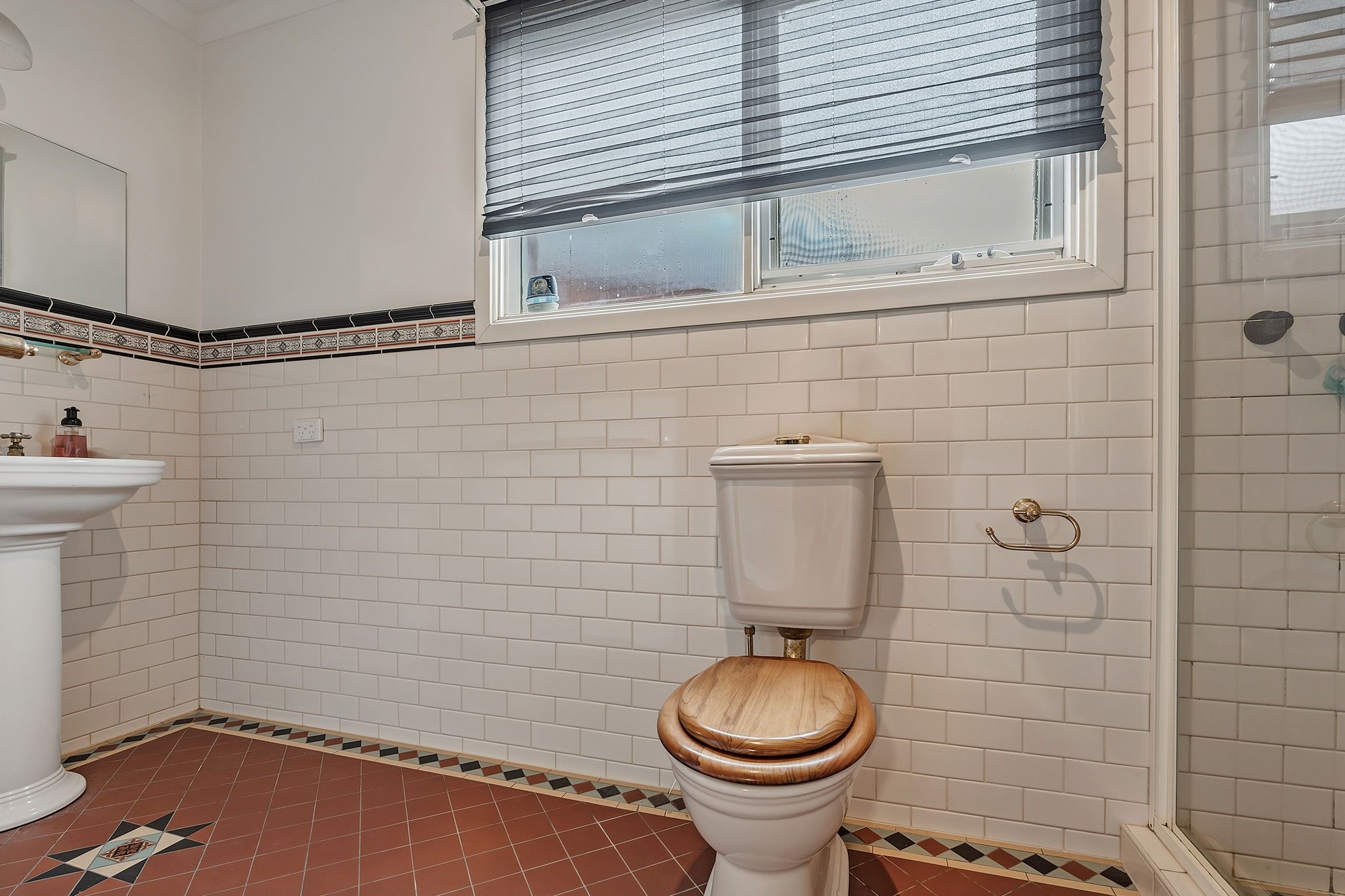 2 Birkdale Close — photo 15 of 24