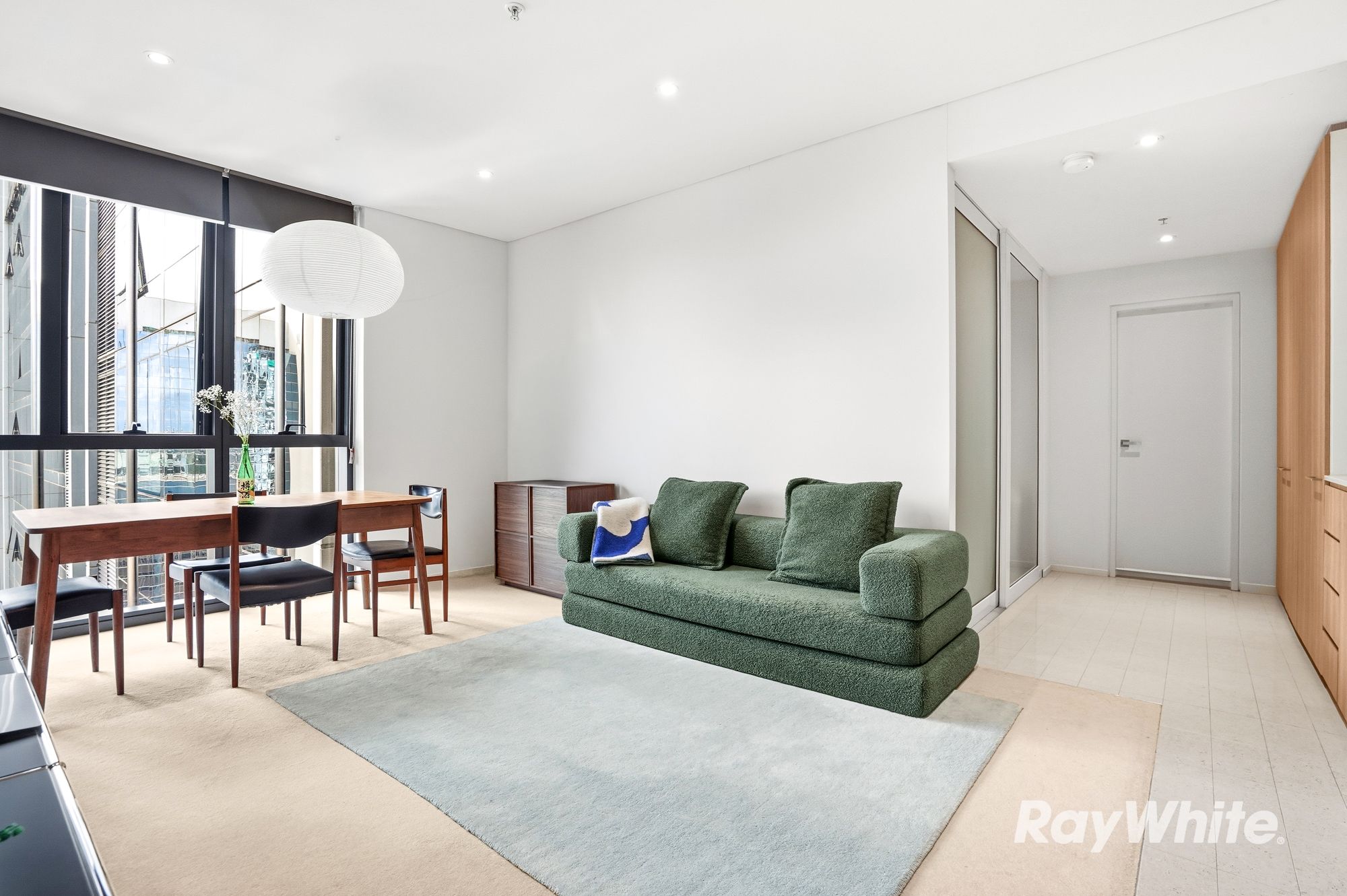 1622/32 Hunter Street (AKA 1622/45 Macquarie St) — photo 3 of 27