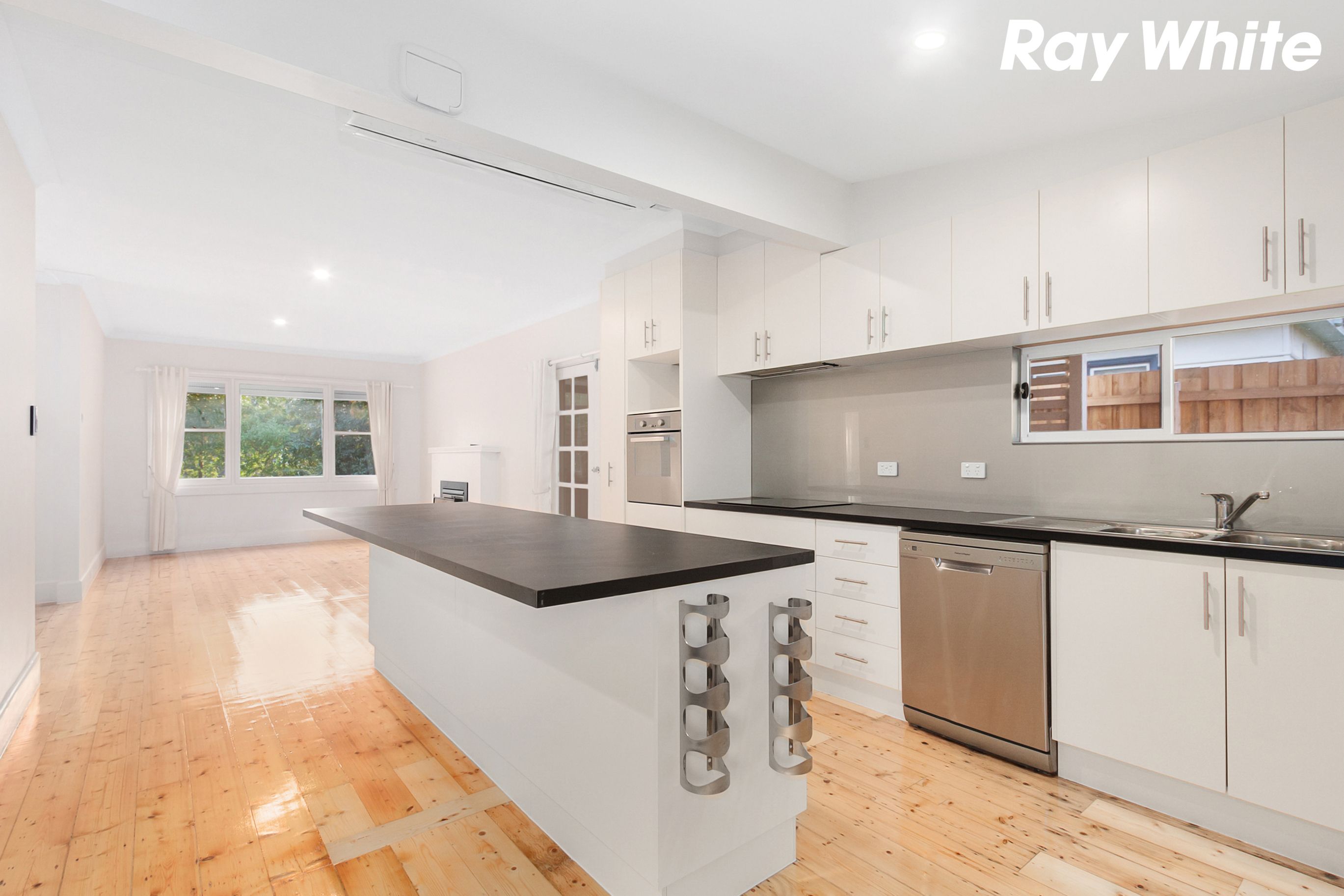 8 James Street, Pakenham, VIC 3810