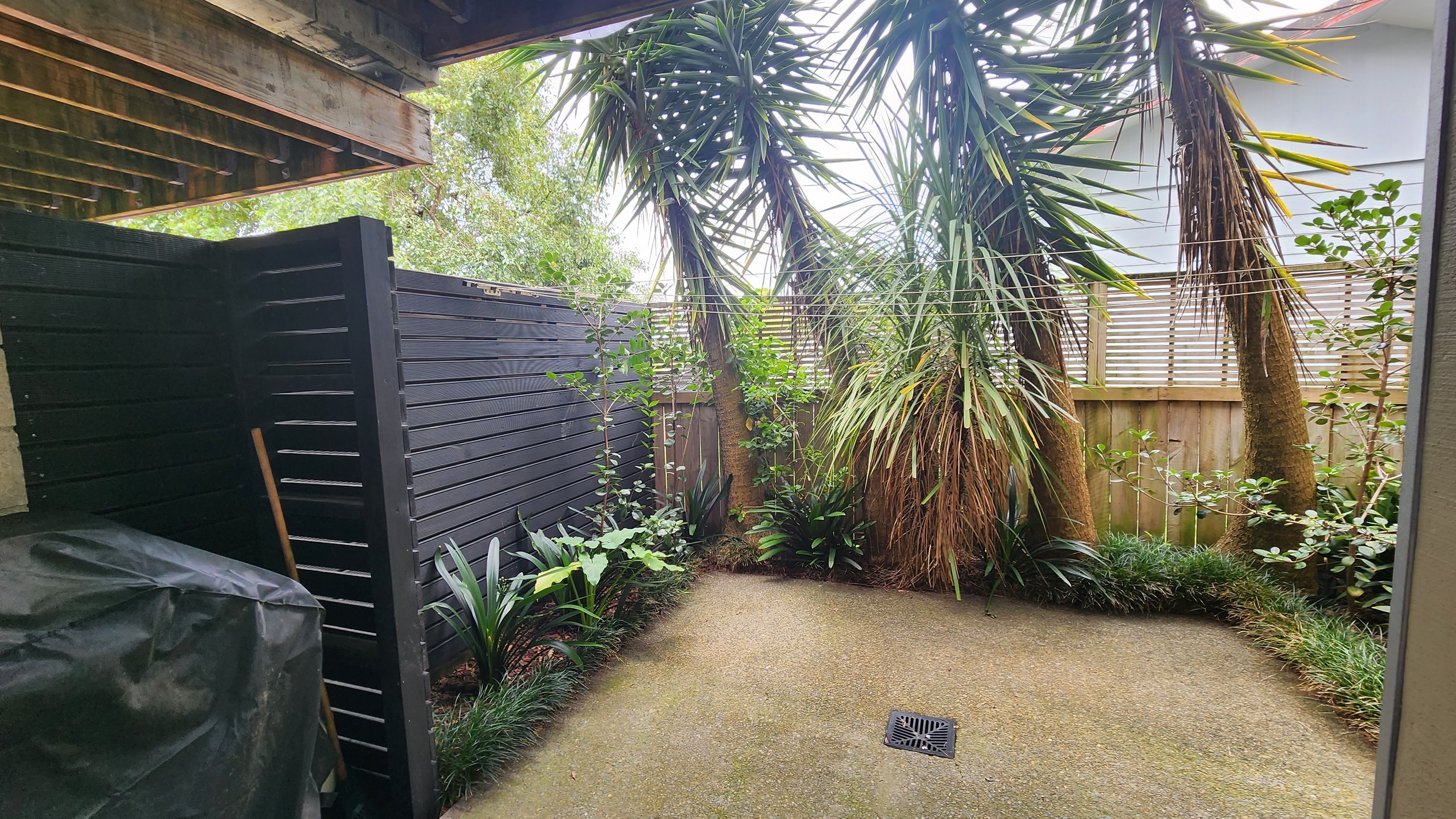 1/592J Whangaparaoa Road, Stanmore Bay, Rodney