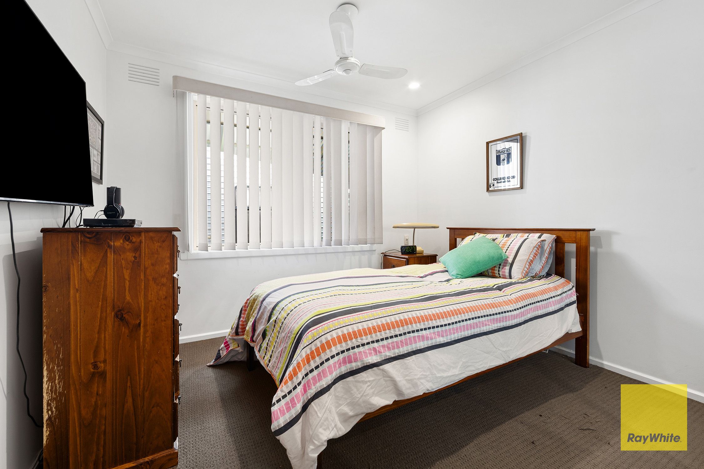 11 Woolstone Close — photo 12 of 20