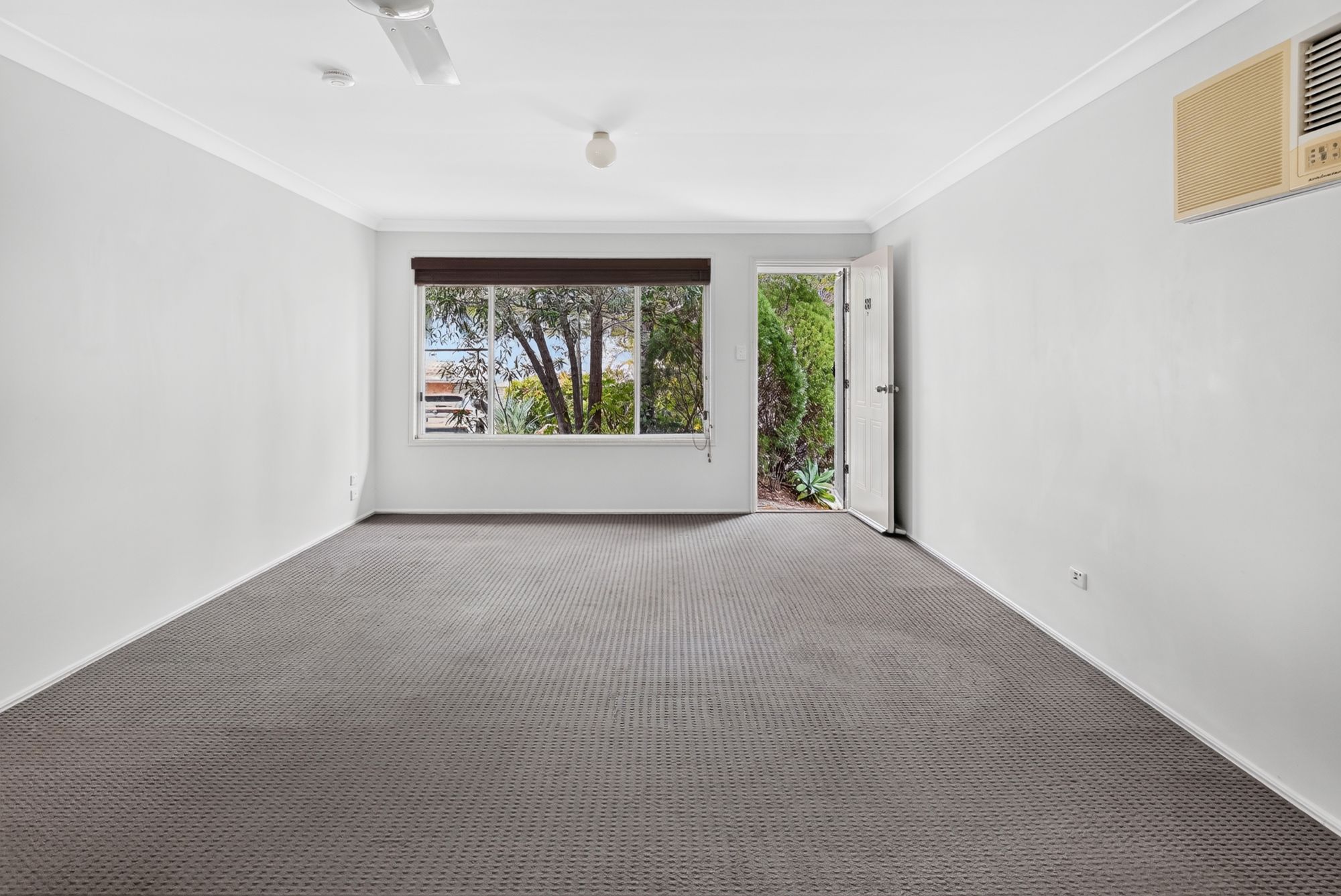88/33 Edmund Rice Drive — photo 13 of 30