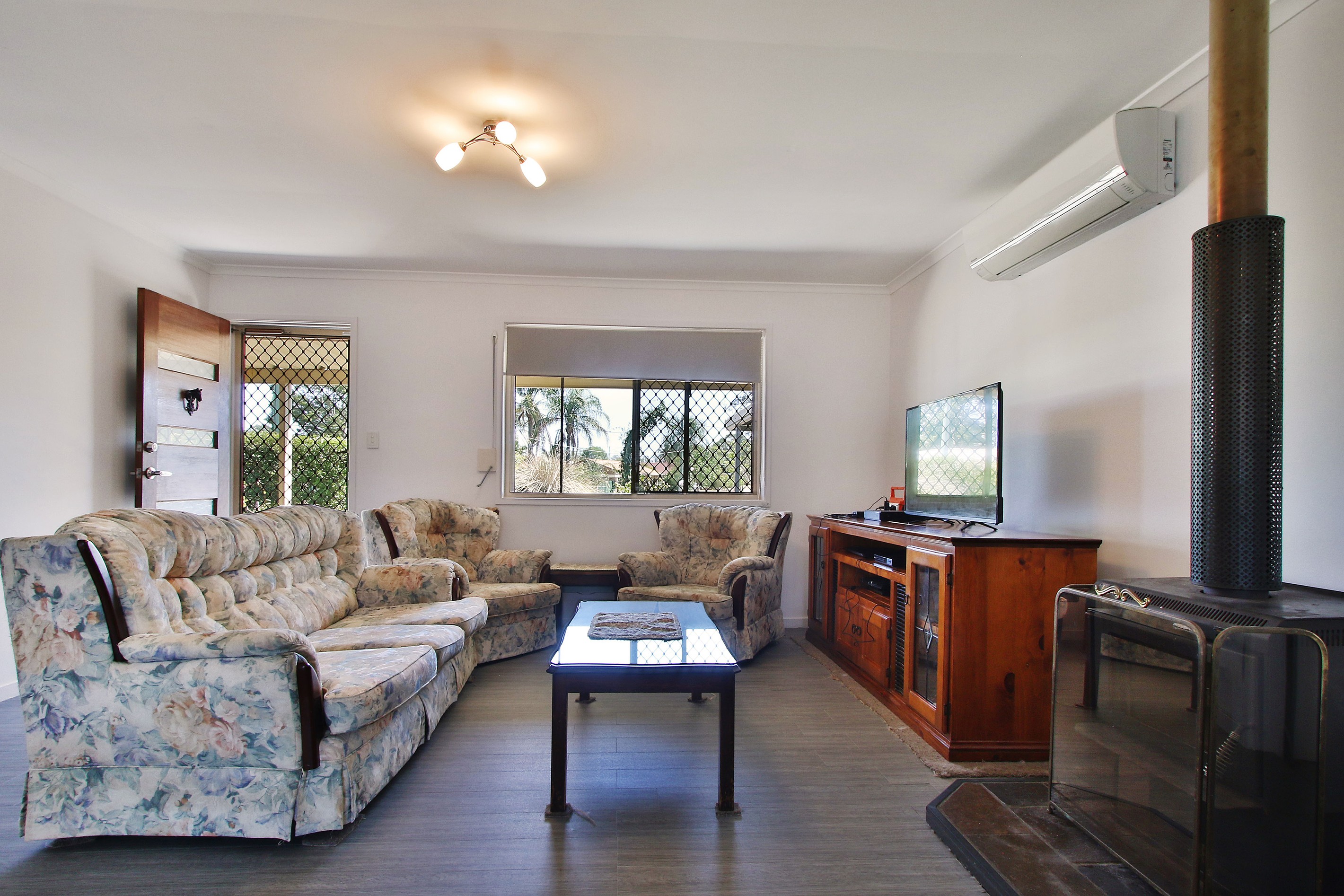 1 Battersby Street, One Mile, QLD 4305