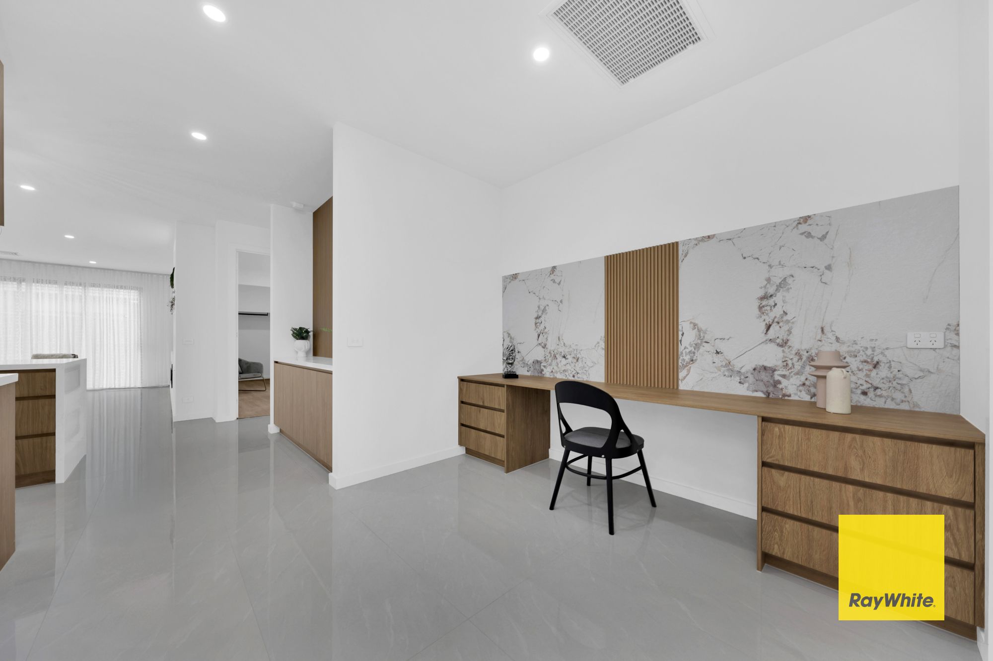 20 Gould Crescent — photo 8 of 19