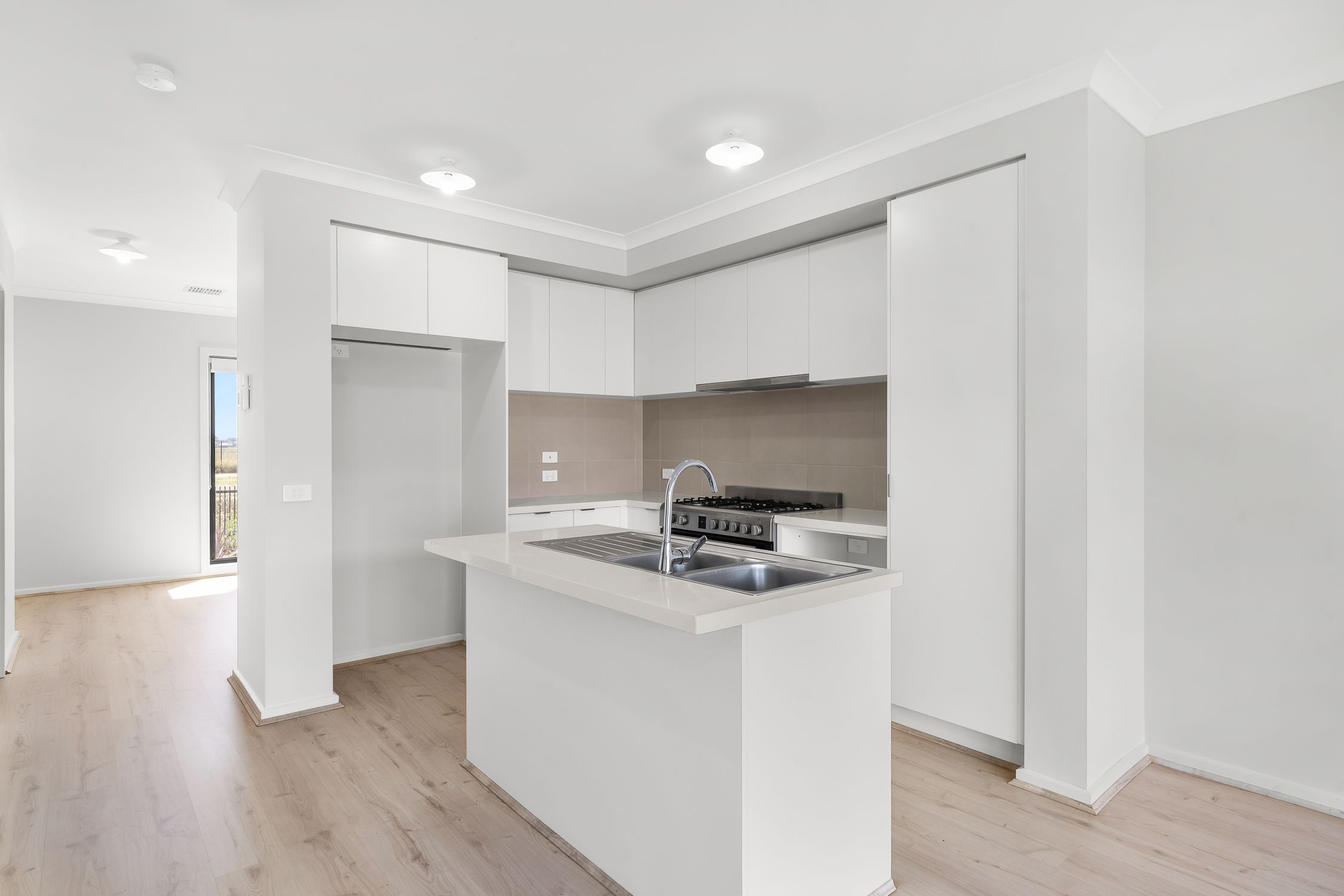 2 Gaolao Walk, Clyde North, VIC 3978