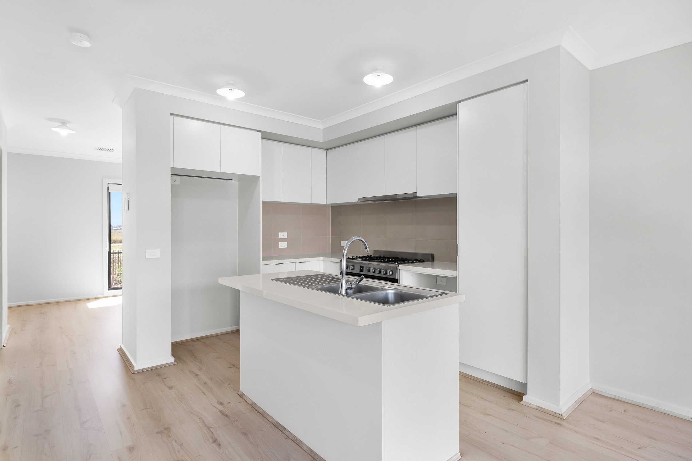 2 Gaolao Walk, Clyde North, VIC 3978