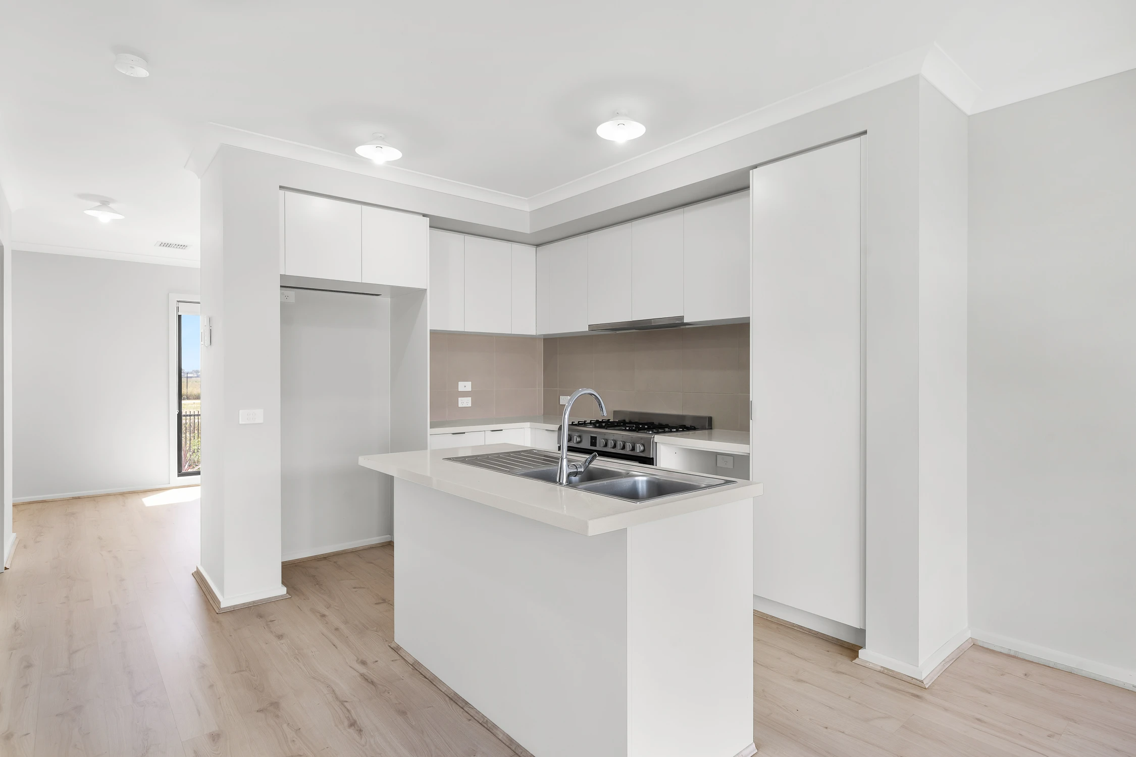 2 Gaolao Walk, Clyde North, VIC 3978