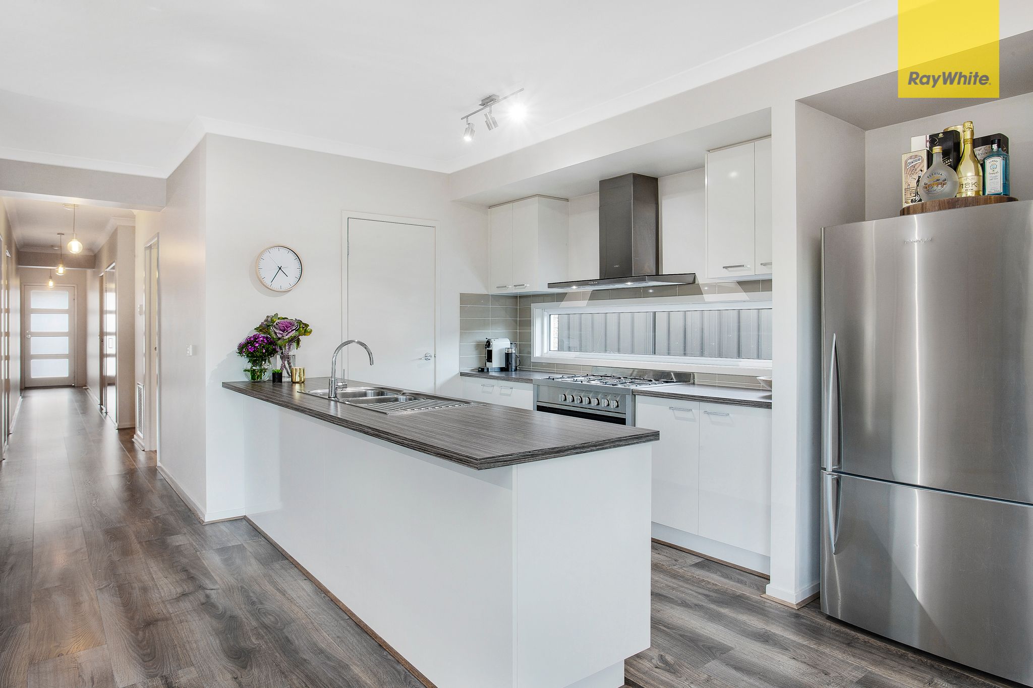 21 Riviera Drive, Hillside, VIC 3037