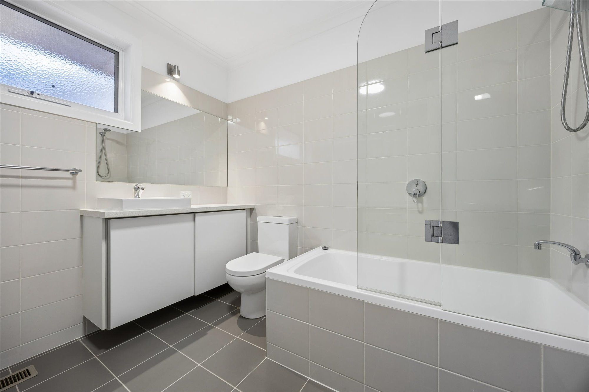1/39 Holyrood Street, Hampton, VIC 3188