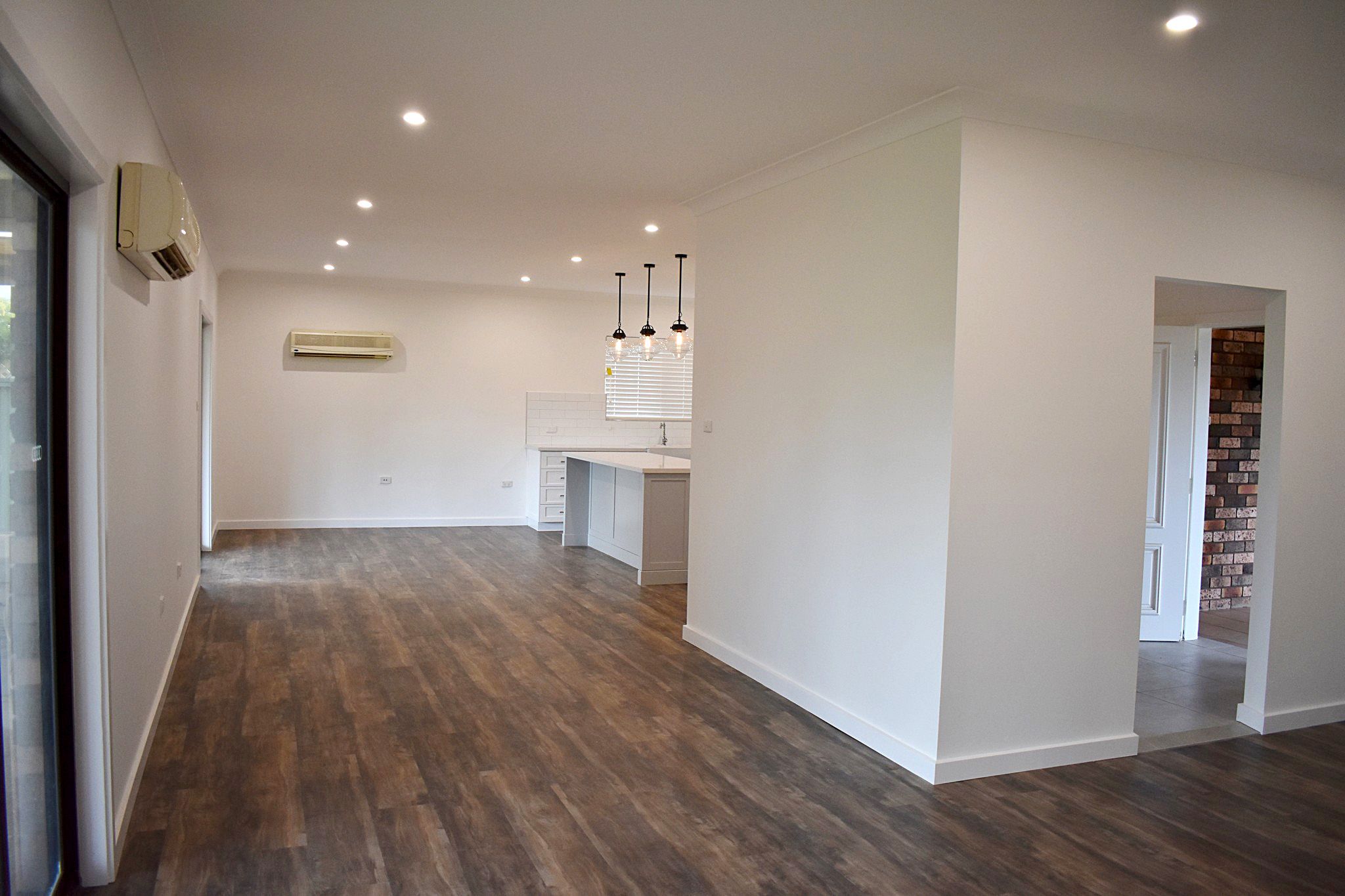 8 Avon Avenue, Lake Albert, NSW 2650
