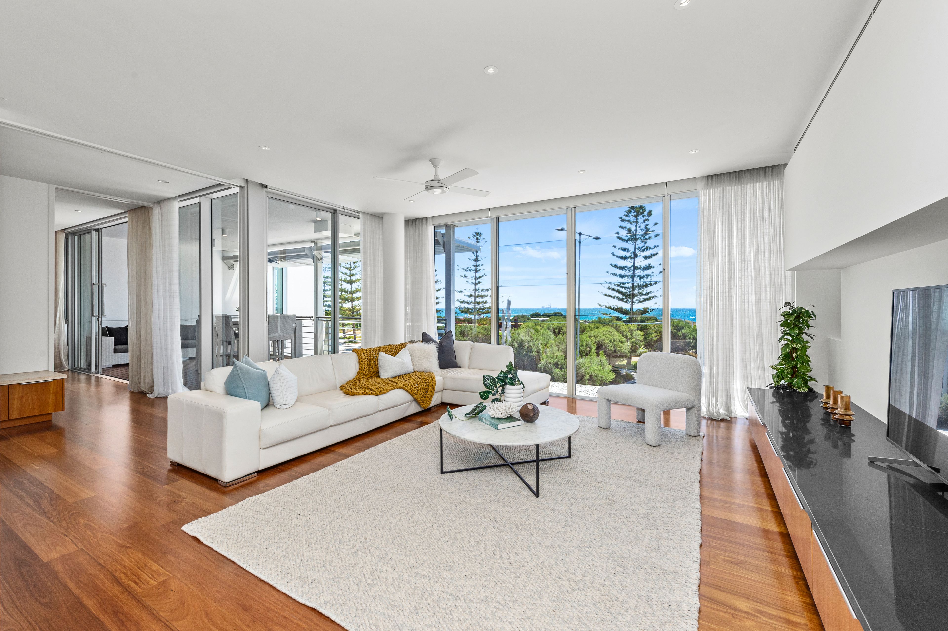 1 Freeman Loop, North Fremantle WA 6159