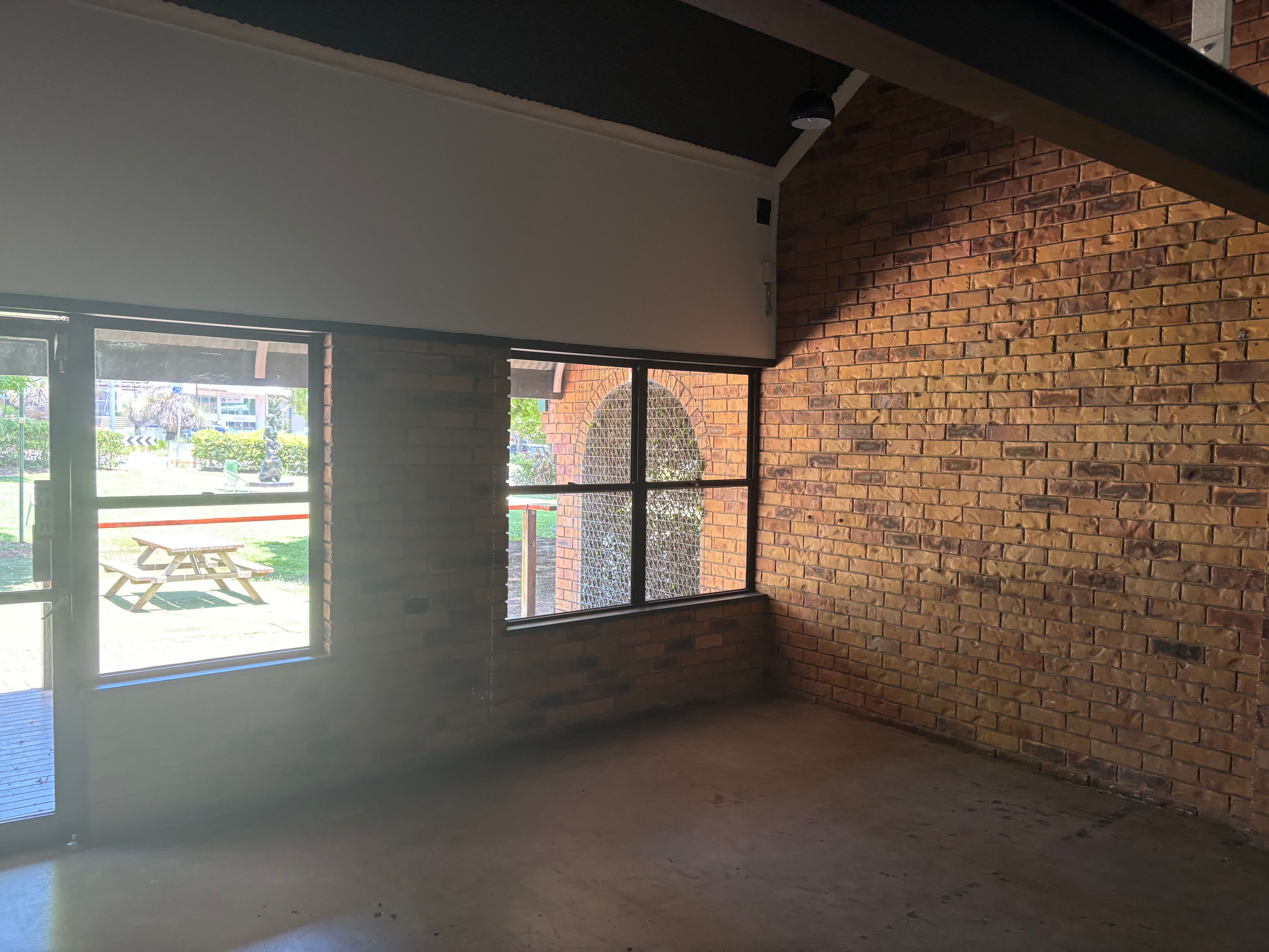 8 & 9/18 Middle Street, Cleveland, QLD 4163