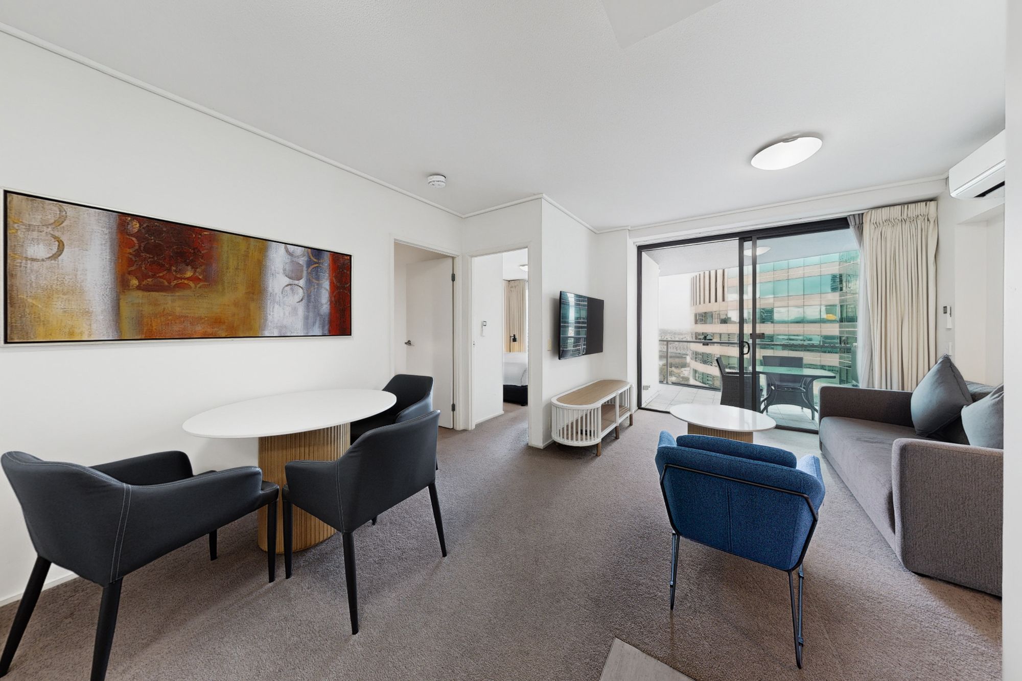 355/26 Felix Street — photo 4 of 19