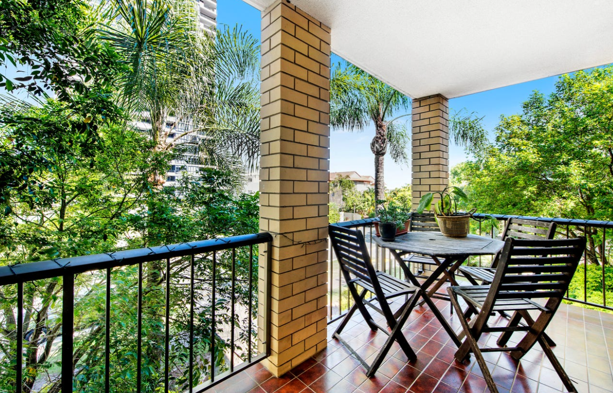 2/3 Jubliee Avenue, Broadbeach, QLD 4218